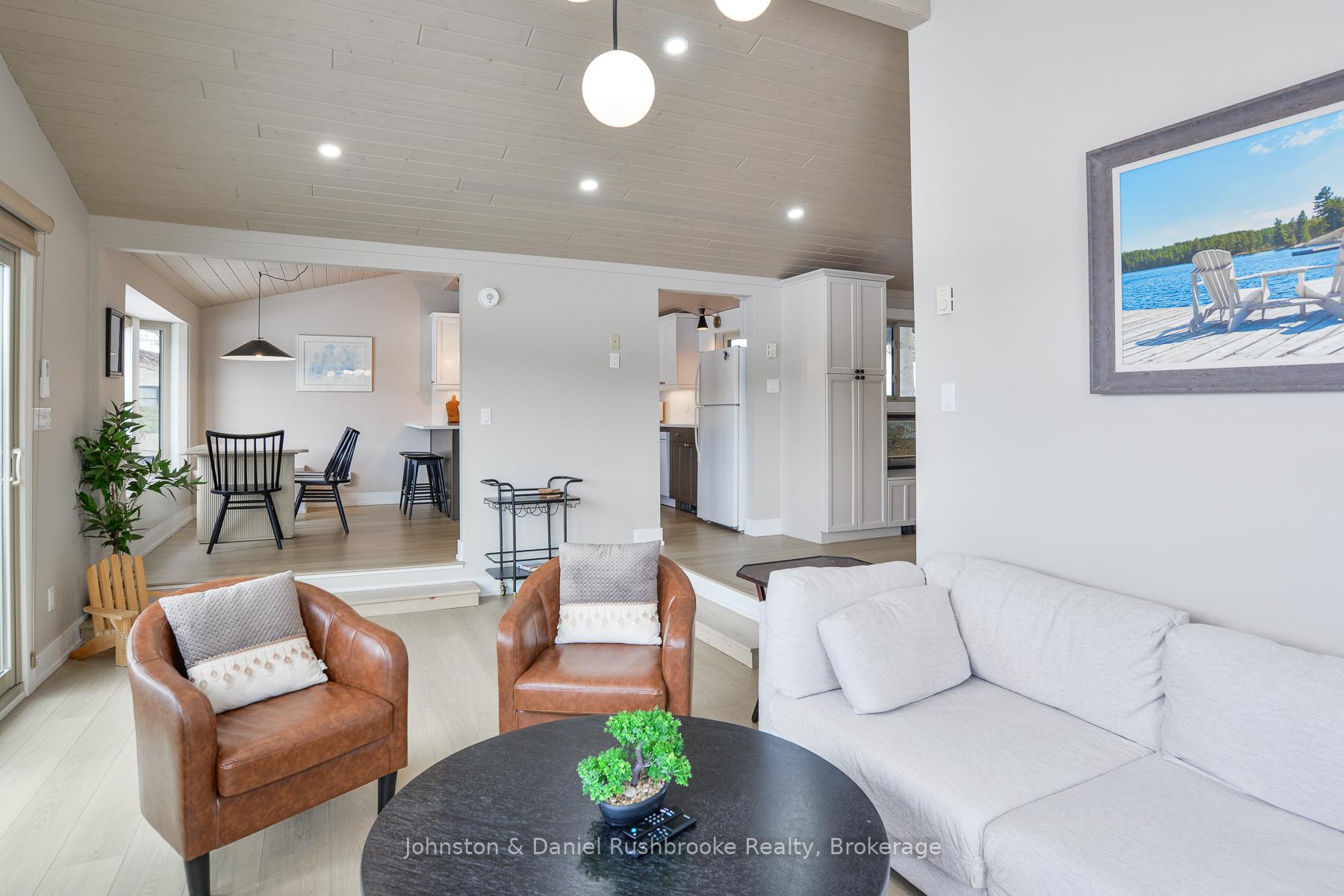 Photo 8 of 621 Peninsula Road, Gravenhurst, Wood (Gravenhurst) — HOMEH