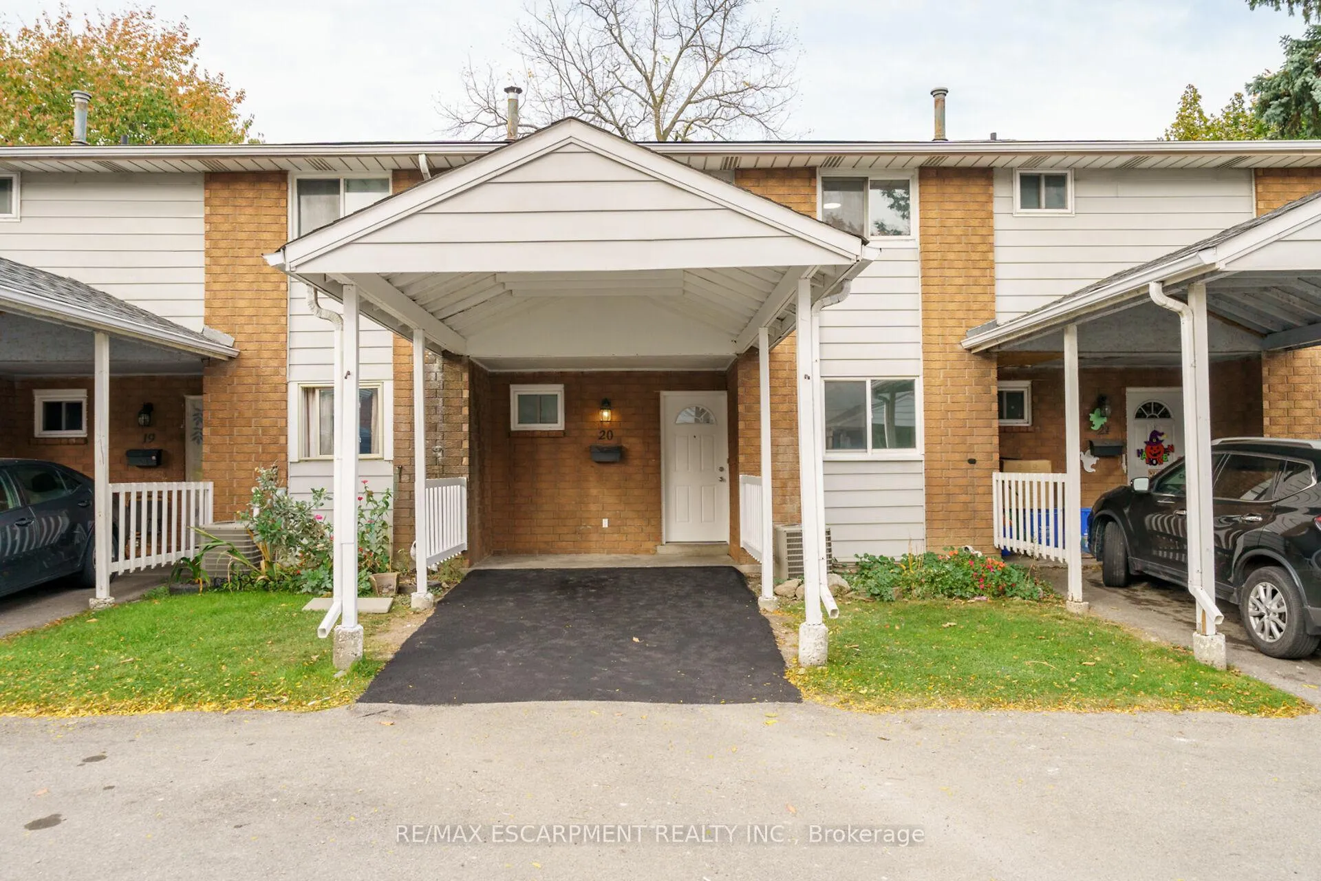 Photo 1 of Unit 20, 125 Limeridge Road W, Hamilton, Rolston — HOMEH