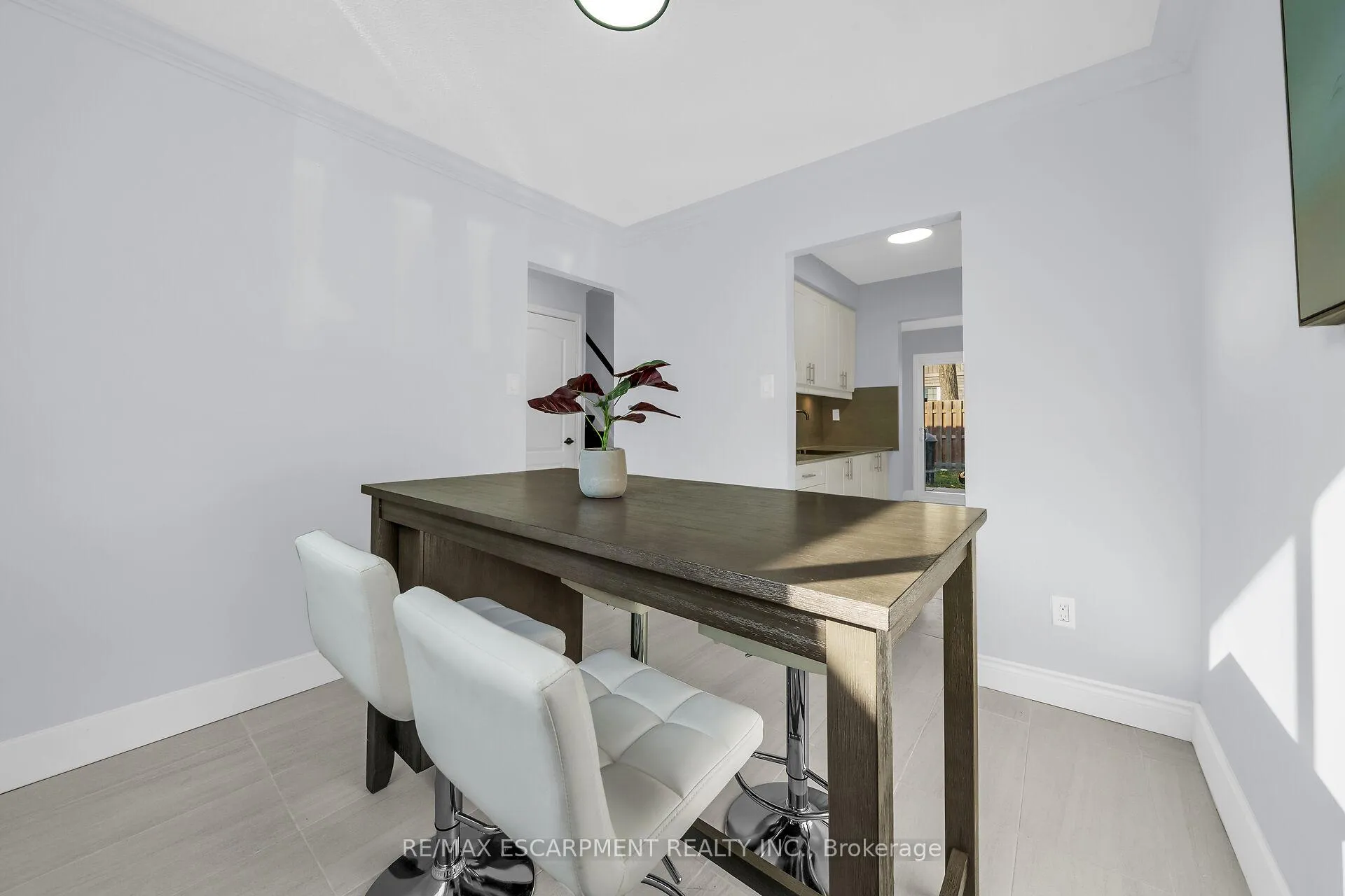 Photo 7 of Unit 20, 125 Limeridge Road W, Hamilton, Rolston — HOMEH