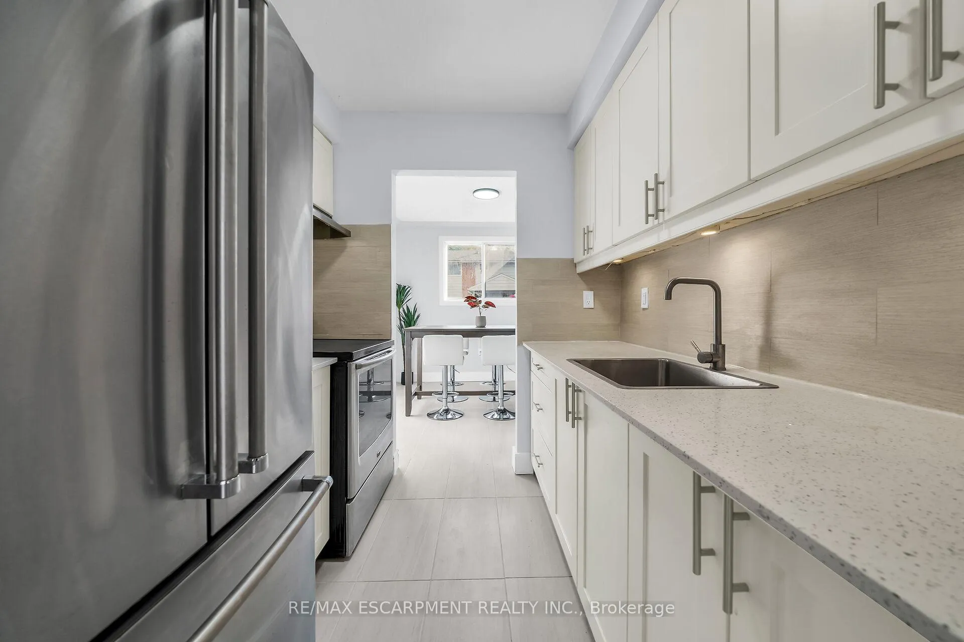 Photo 8 of Unit 20, 125 Limeridge Road W, Hamilton, Rolston — HOMEH