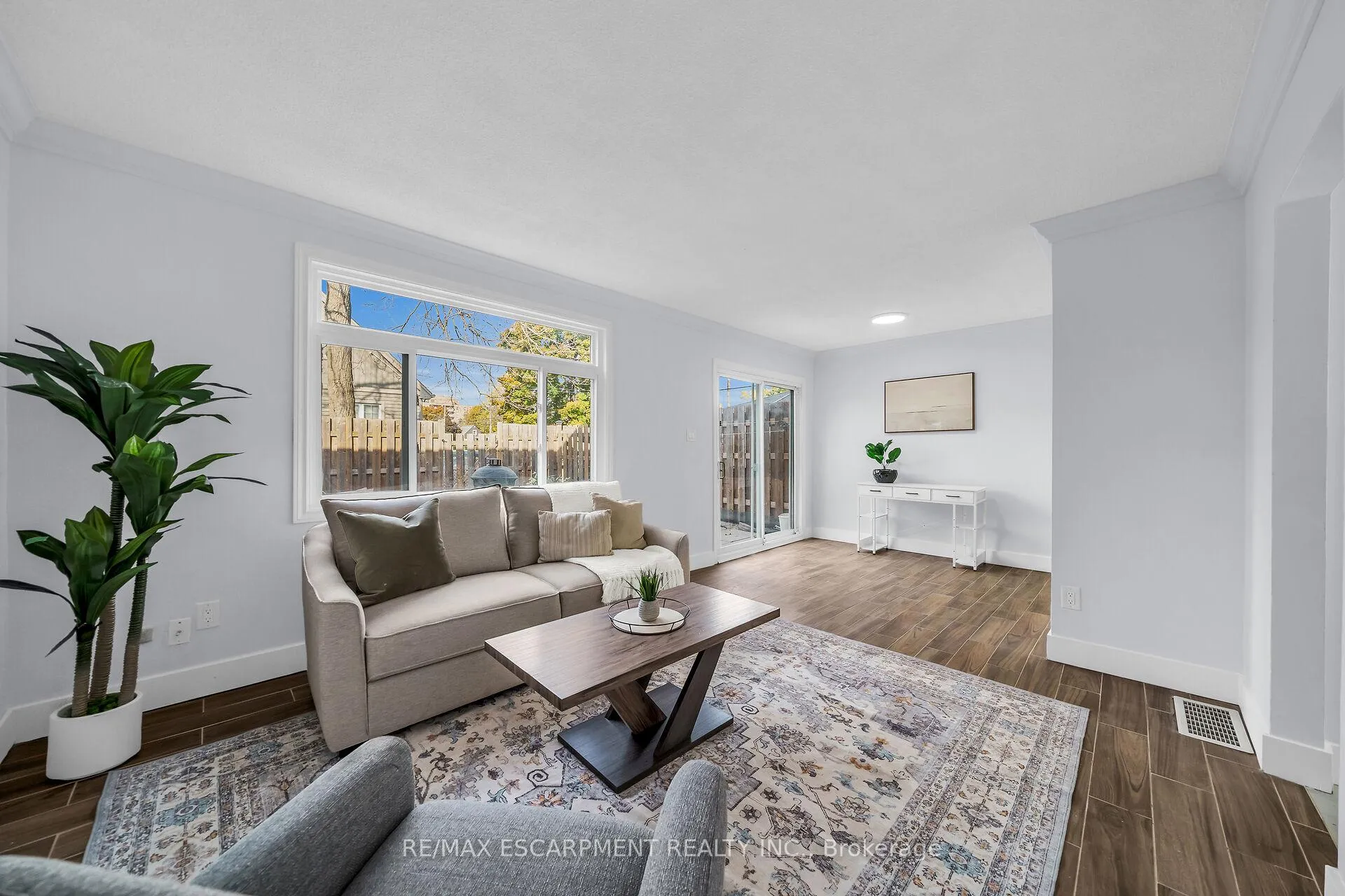 Photo 11 of Unit 20, 125 Limeridge Road W, Hamilton, Rolston — HOMEH