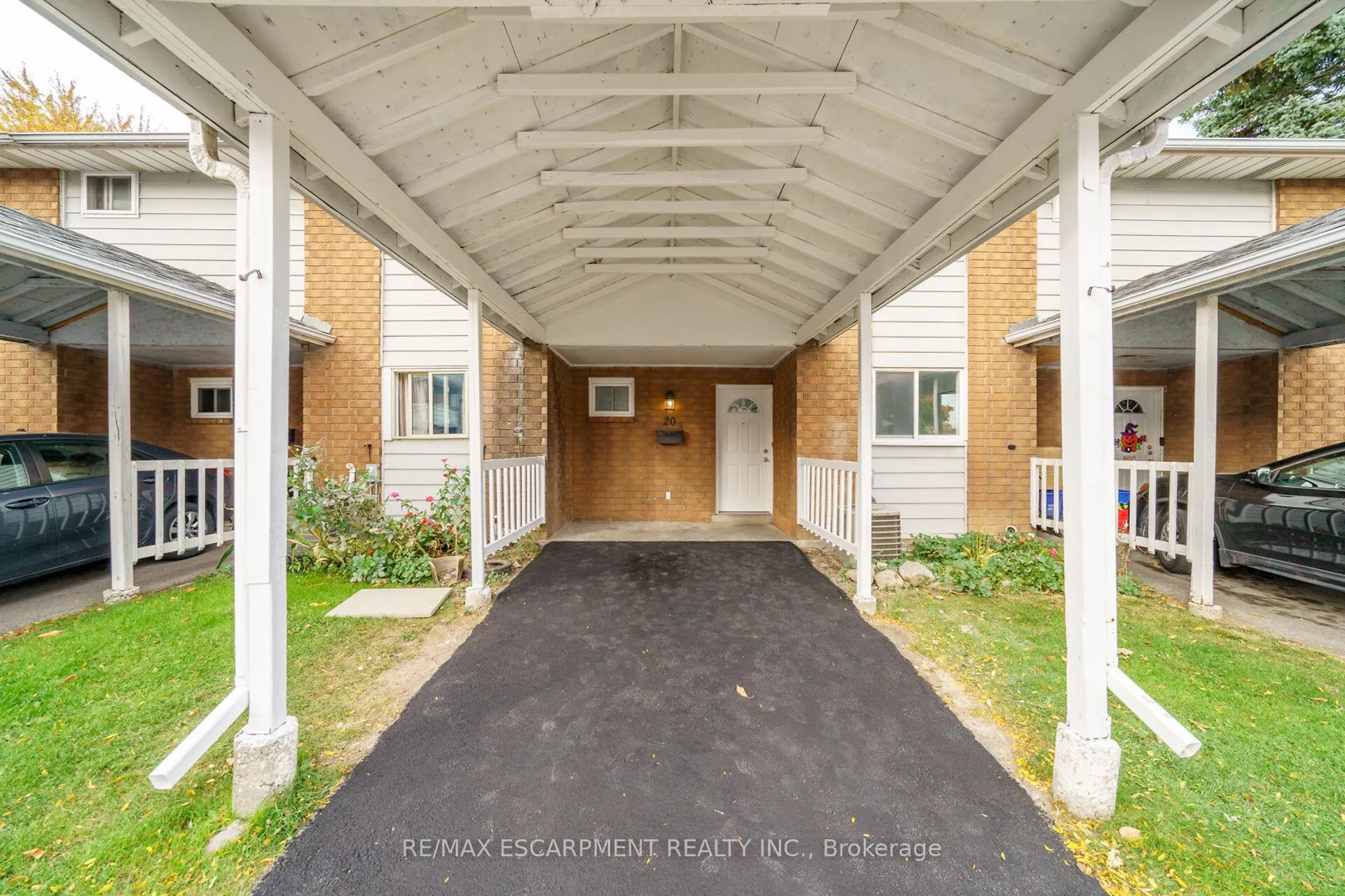 Photo 32 of Unit 20, 125 Limeridge Road W, Hamilton, Rolston — HOMEH