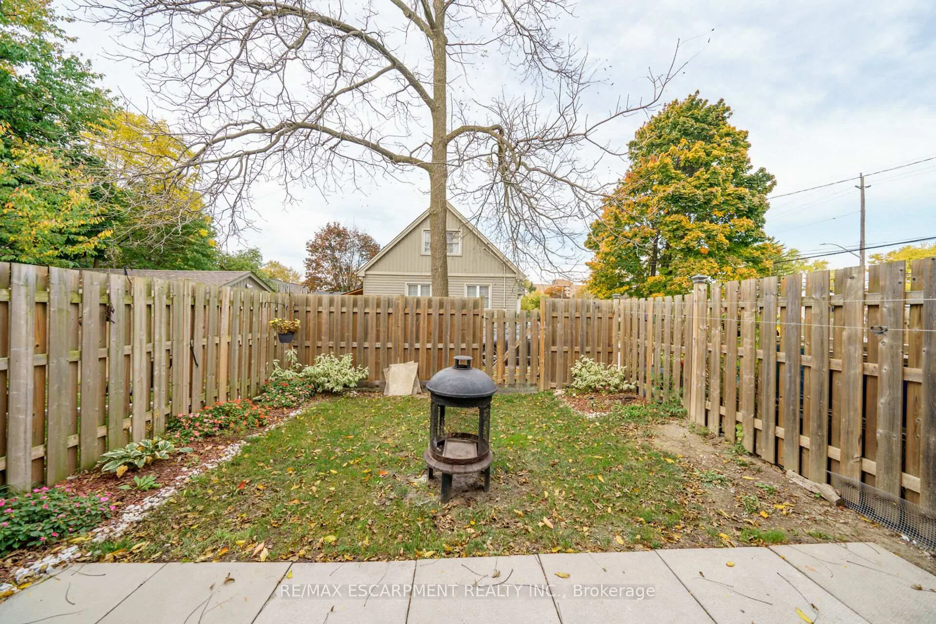 Photo 35 of Unit 20, 125 Limeridge Road W, Hamilton, Rolston — HOMEH
