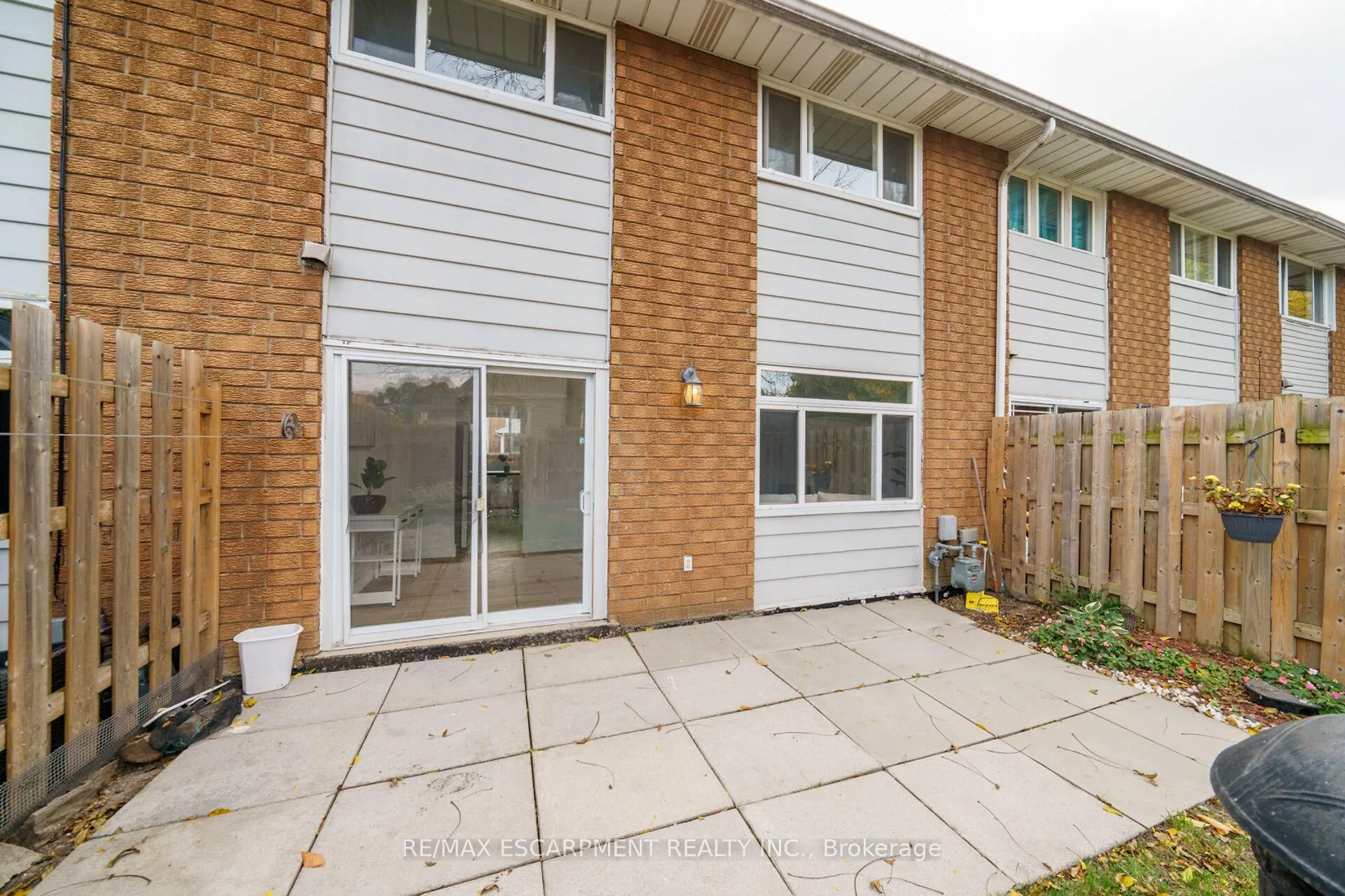 Photo 40 of Unit 20, 125 Limeridge Road W, Hamilton, Rolston — HOMEH