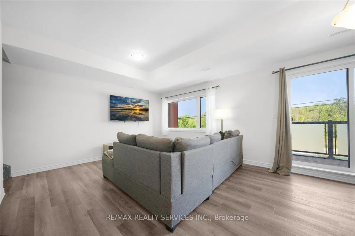 Photo 10 of Unit 622, 1034 Reflection Place, Pickering, Rural Pickering — HOMEH