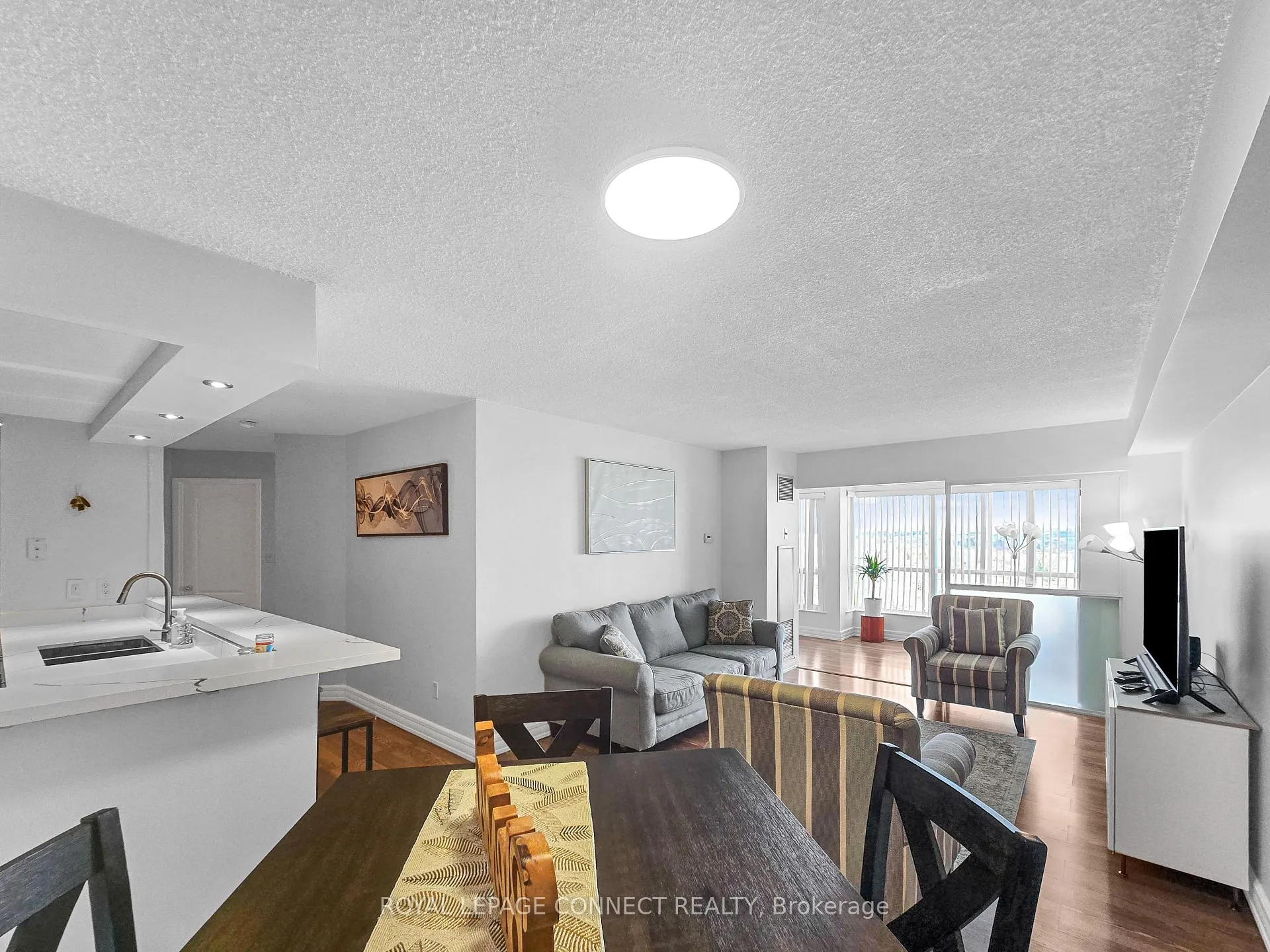 Photo 3 of Unit 1111, 712 Rossland Road E, Whitby, Pringle Creek — HOMEH