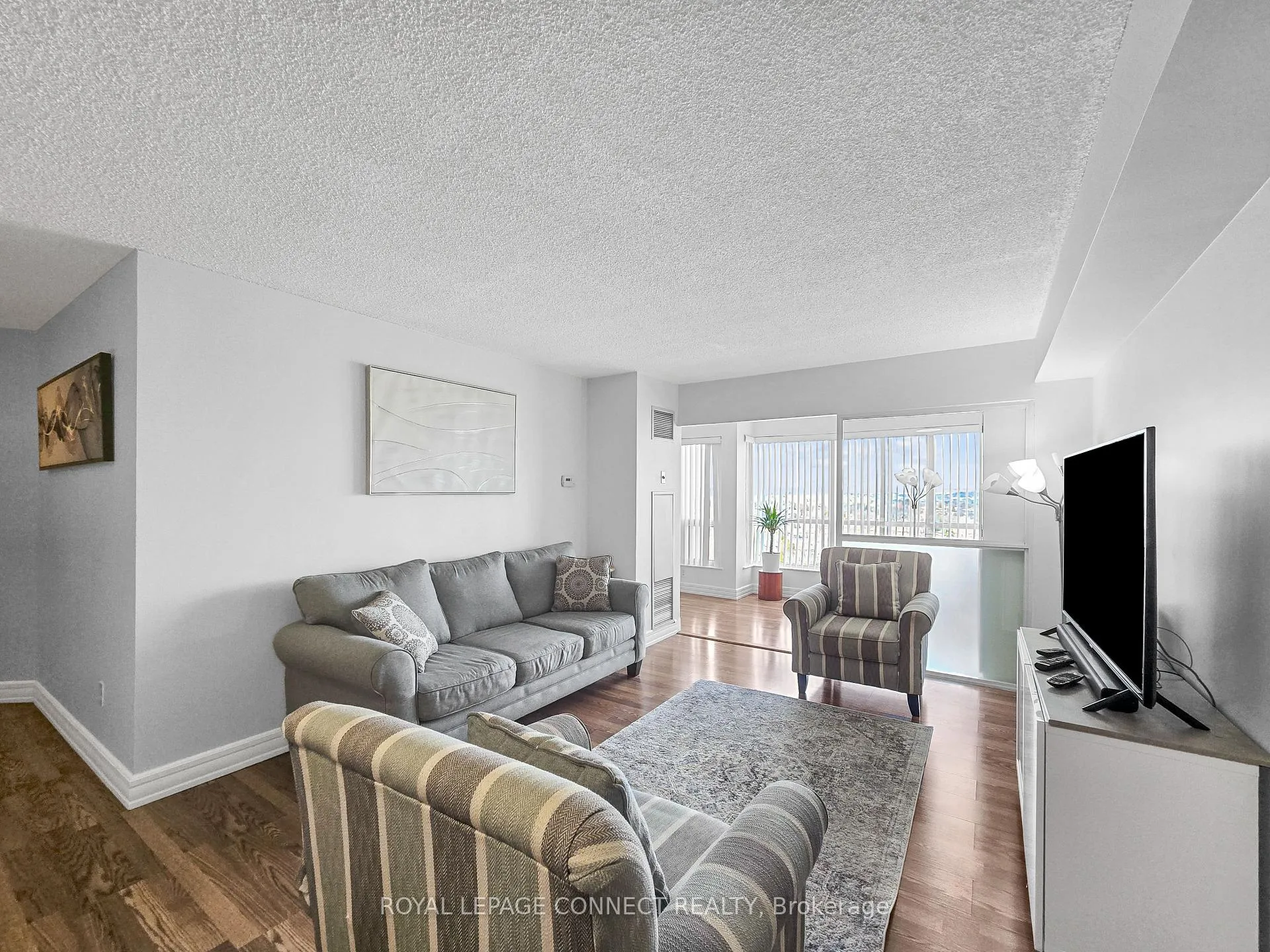 Photo 4 of Unit 1111, 712 Rossland Road E, Whitby, Pringle Creek — HOMEH