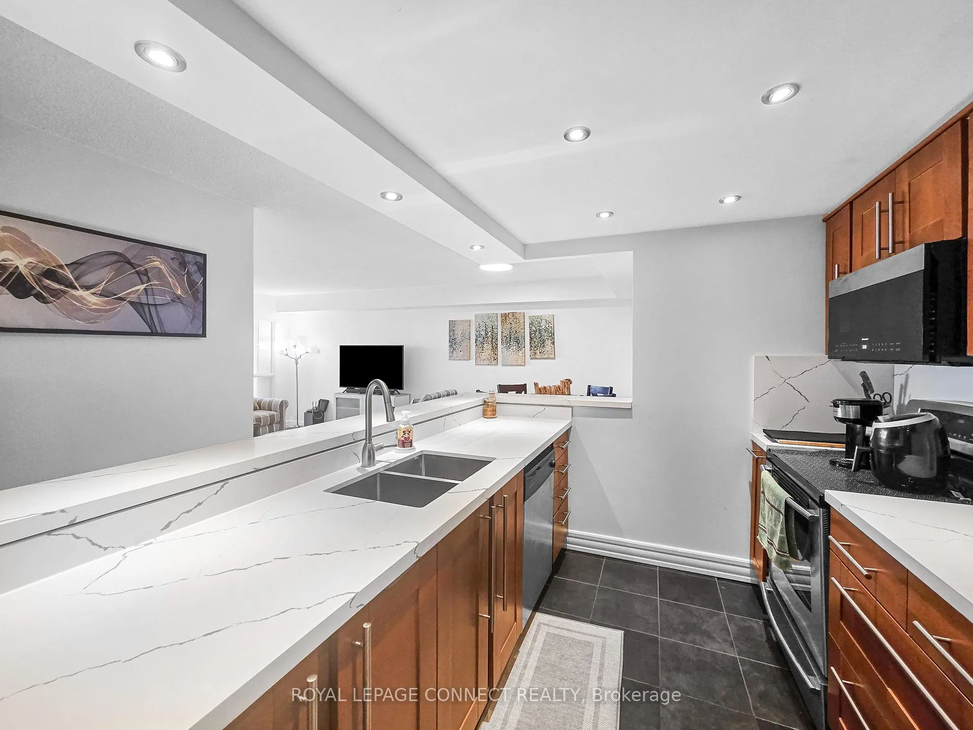 Photo 13 of Unit 1111, 712 Rossland Road E, Whitby, Pringle Creek — HOMEH
