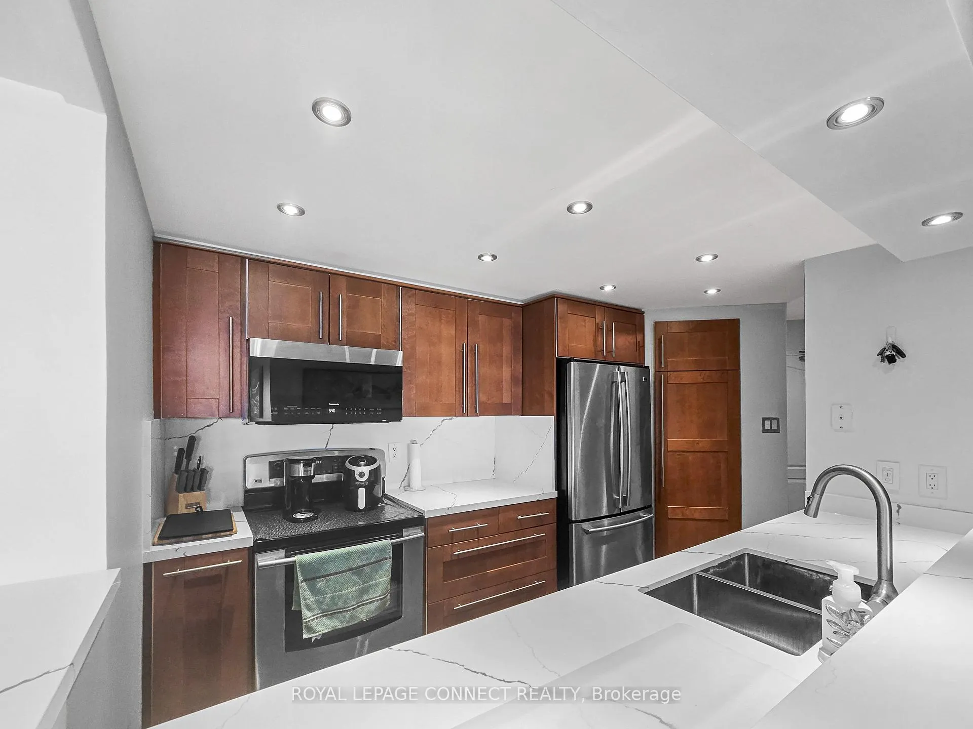 Photo 17 of Unit 1111, 712 Rossland Road E, Whitby, Pringle Creek — HOMEH