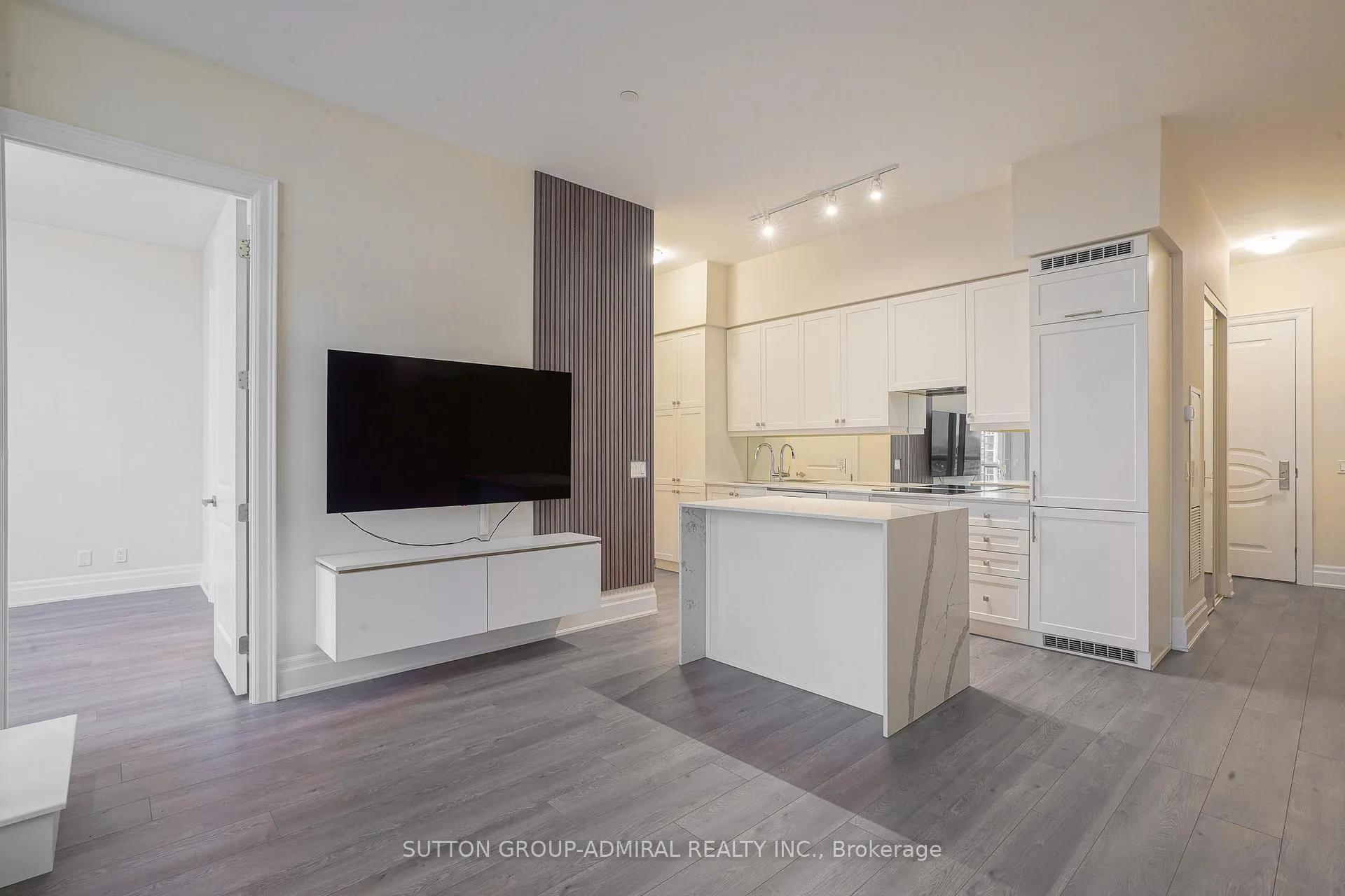 Photo 2 of Unit PH06, 9075 Jane Street, Vaughan, Concord — HOMEH