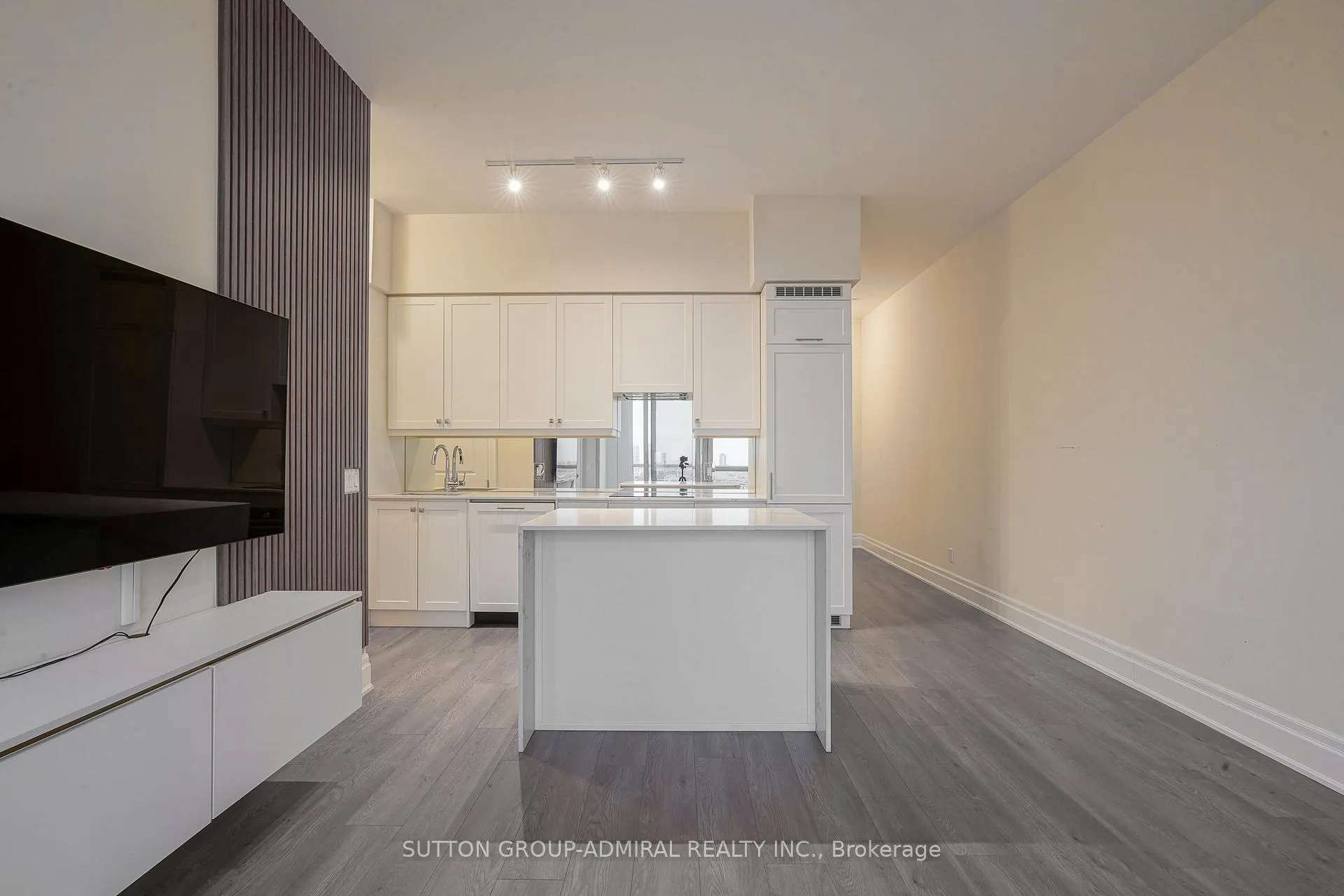 Photo 3 of Unit PH06, 9075 Jane Street, Vaughan, Concord — HOMEH