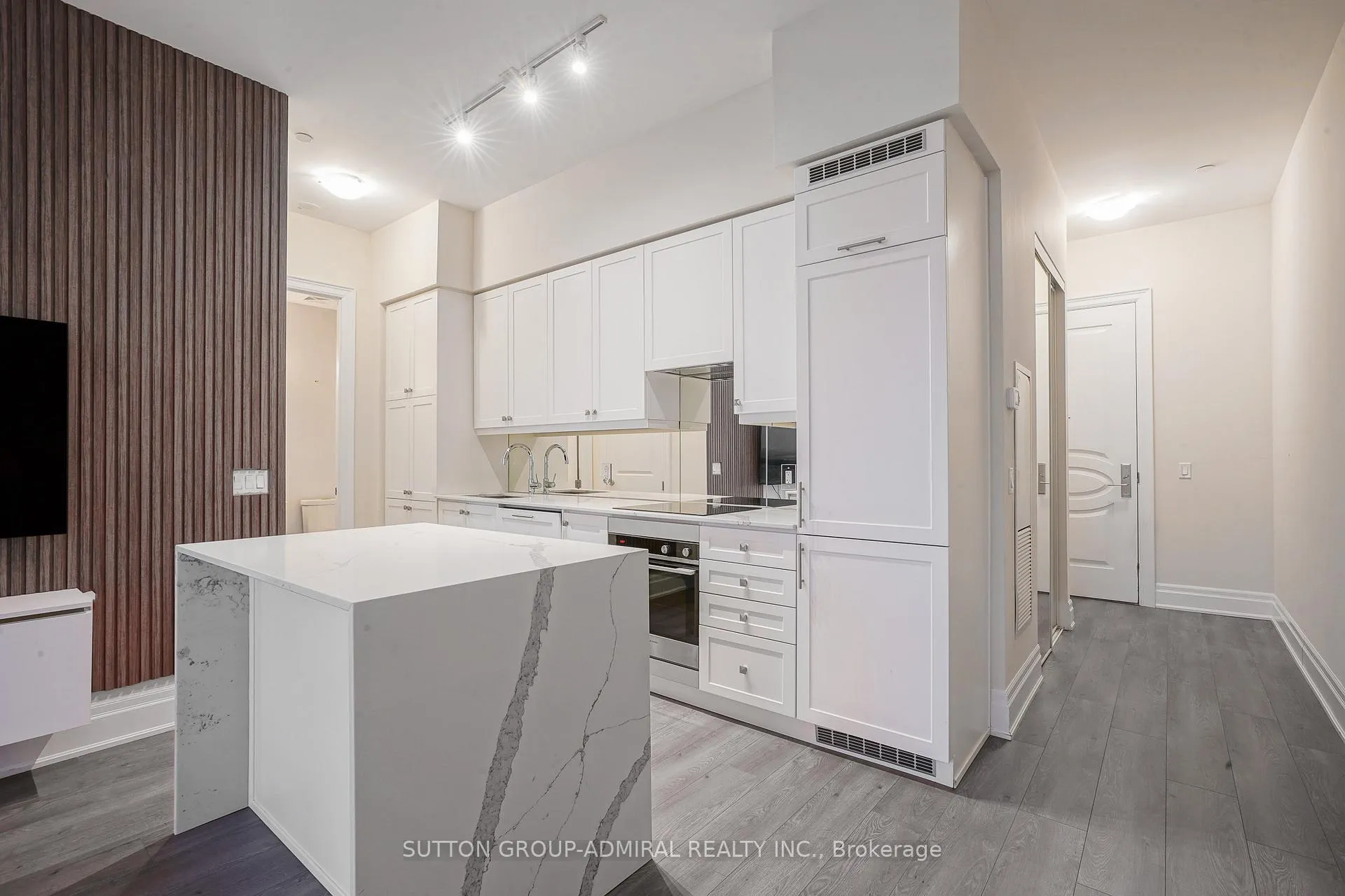 Photo 4 of Unit PH06, 9075 Jane Street, Vaughan, Concord — HOMEH