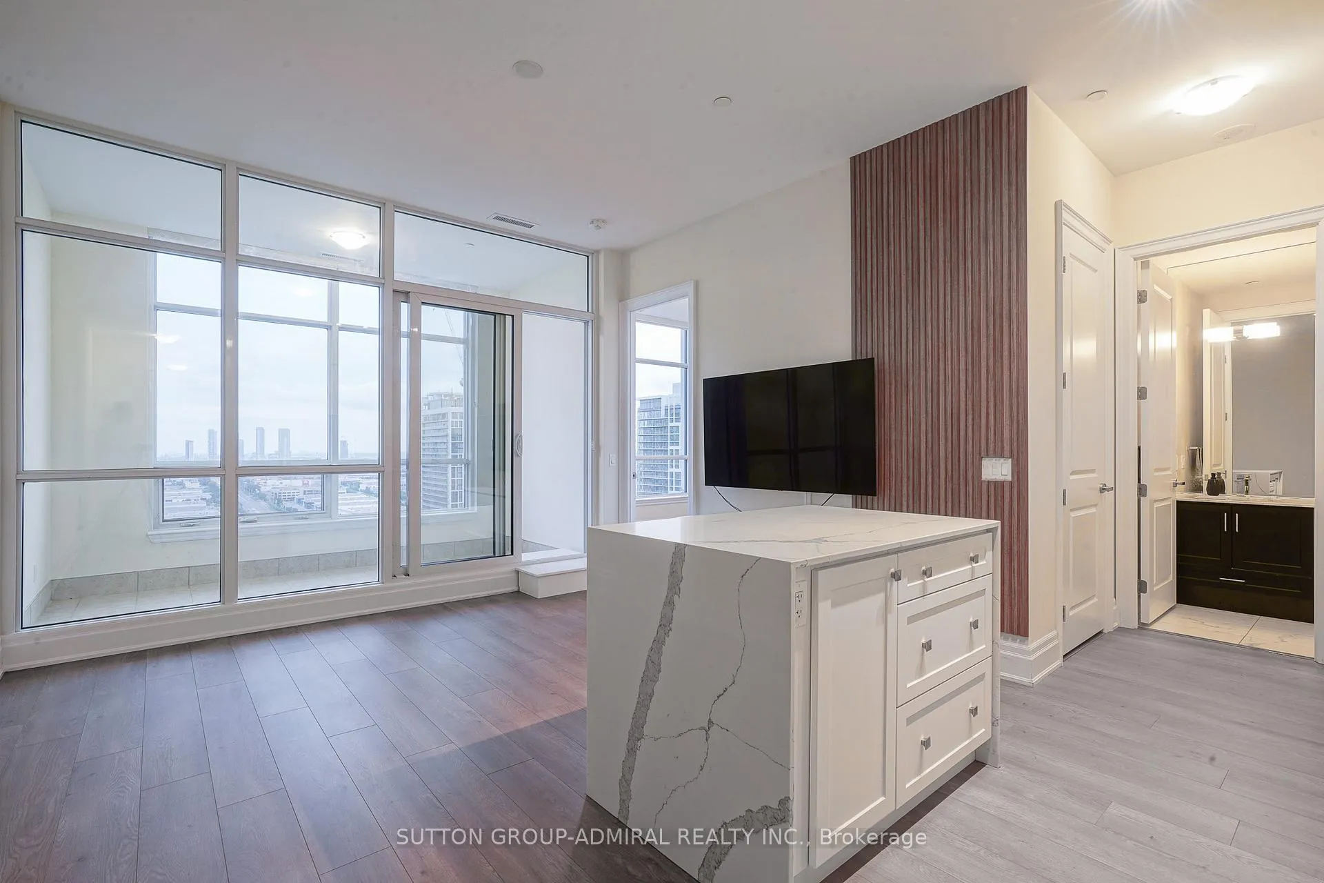 Photo 6 of Unit PH06, 9075 Jane Street, Vaughan, Concord — HOMEH