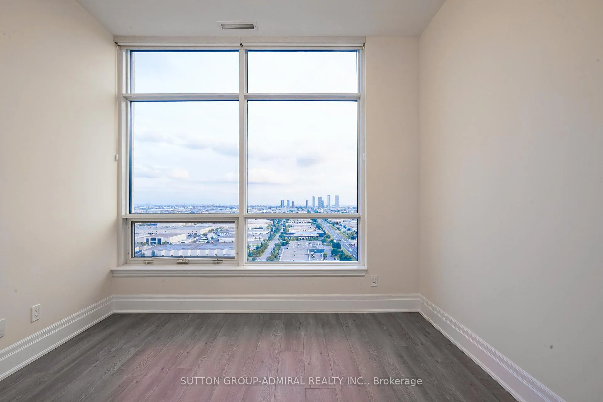 Photo 18 of Unit PH06, 9075 Jane Street, Vaughan, Concord — HOMEH