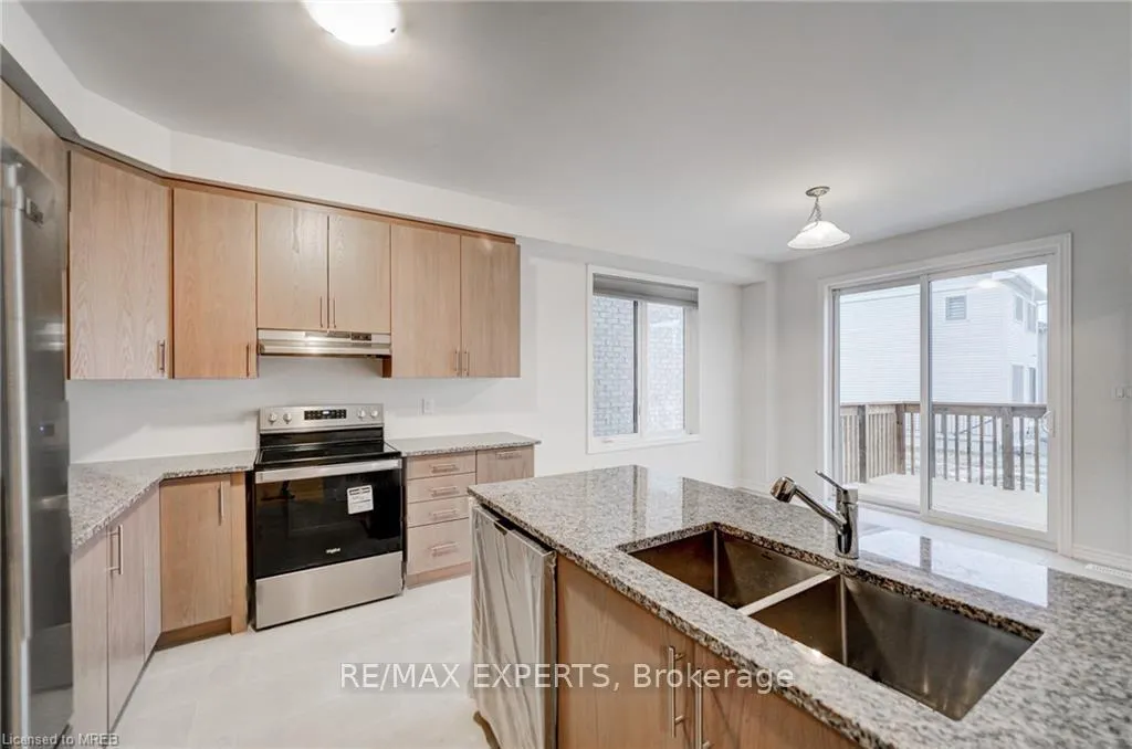Photo 2 of 185 South Ocean Drive, Oshawa, Windfields — HOMEH