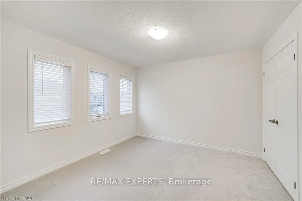 Photo 16 of 185 South Ocean Drive, Oshawa, Windfields — HOMEH