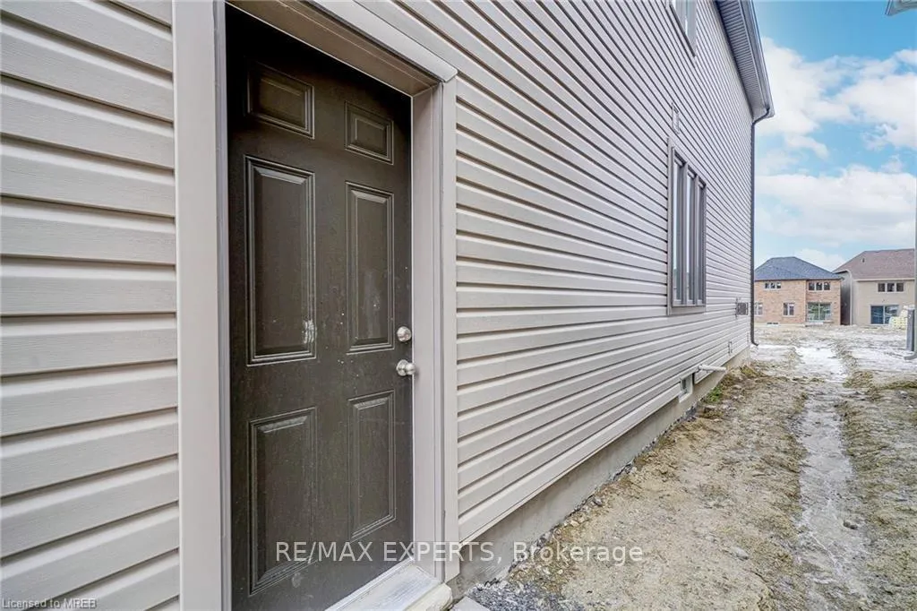 Photo 33 of 185 South Ocean Drive, Oshawa, Windfields — HOMEH