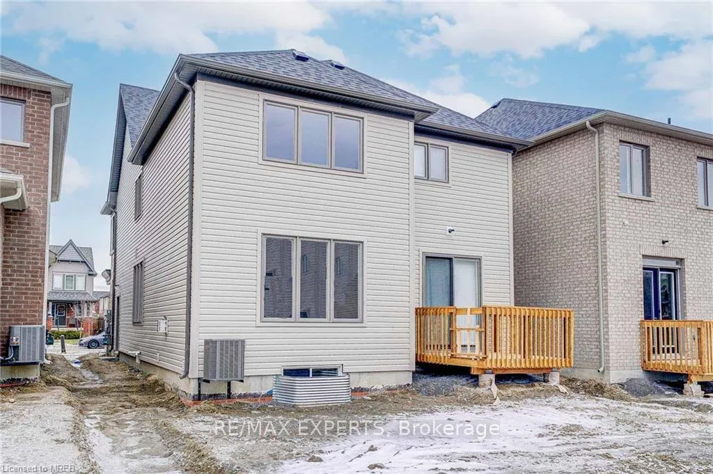 Photo 35 of 185 South Ocean Drive, Oshawa, Windfields — HOMEH