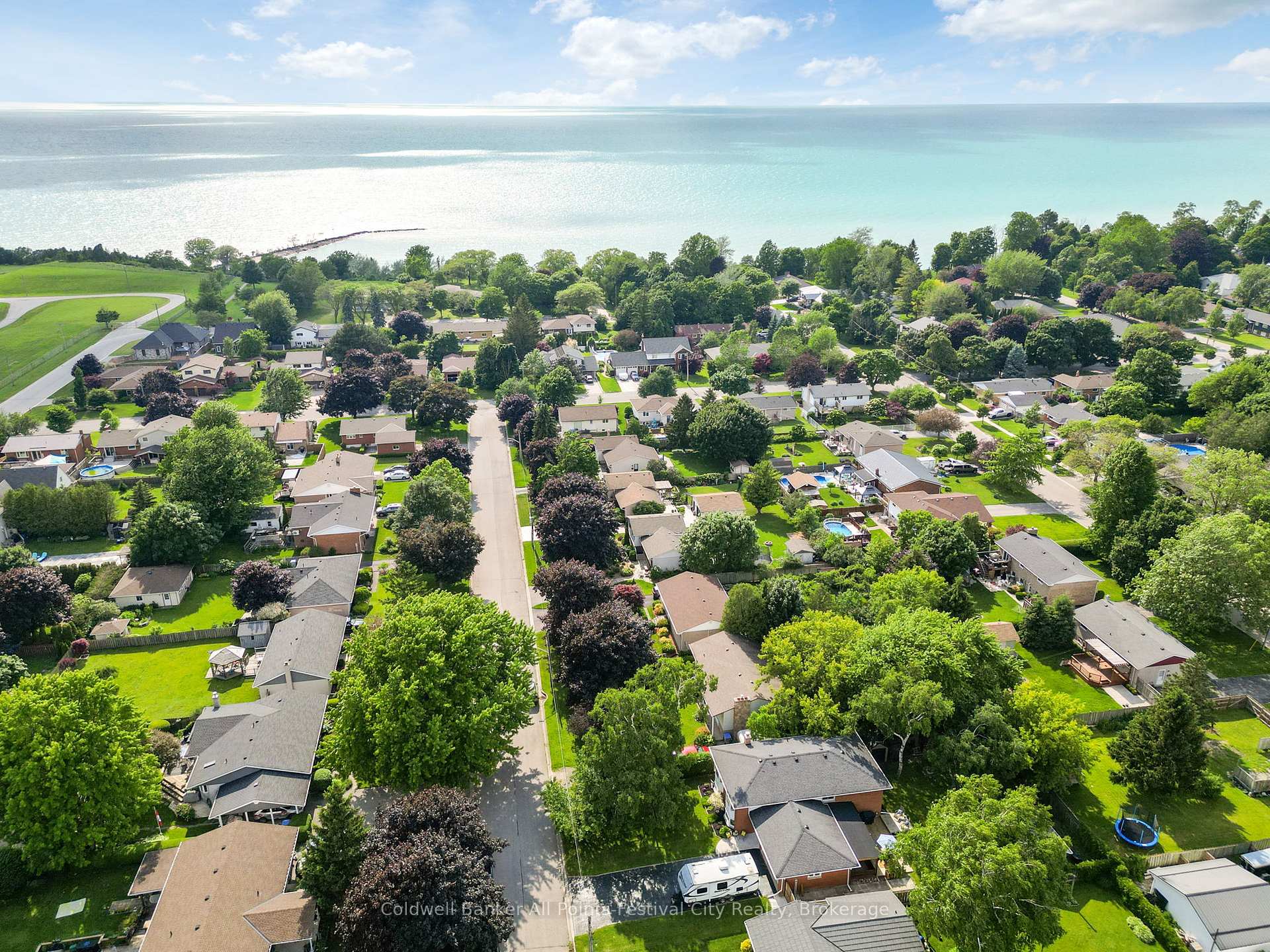Photo 3 of 186 Rich Street, Goderich, Goderich (Town) — HOMEH