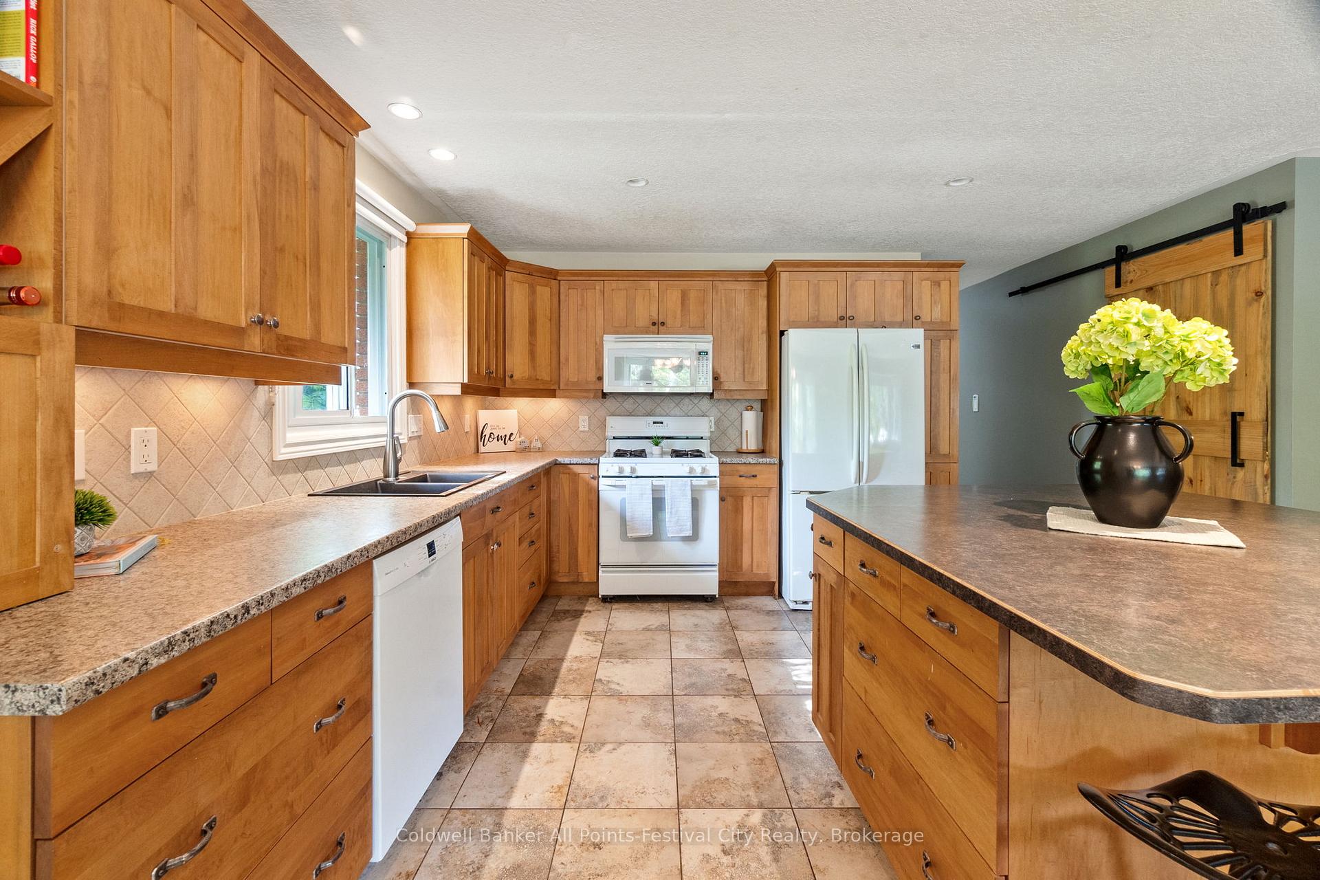 Photo 12 of 186 Rich Street, Goderich, Goderich (Town) — HOMEH
