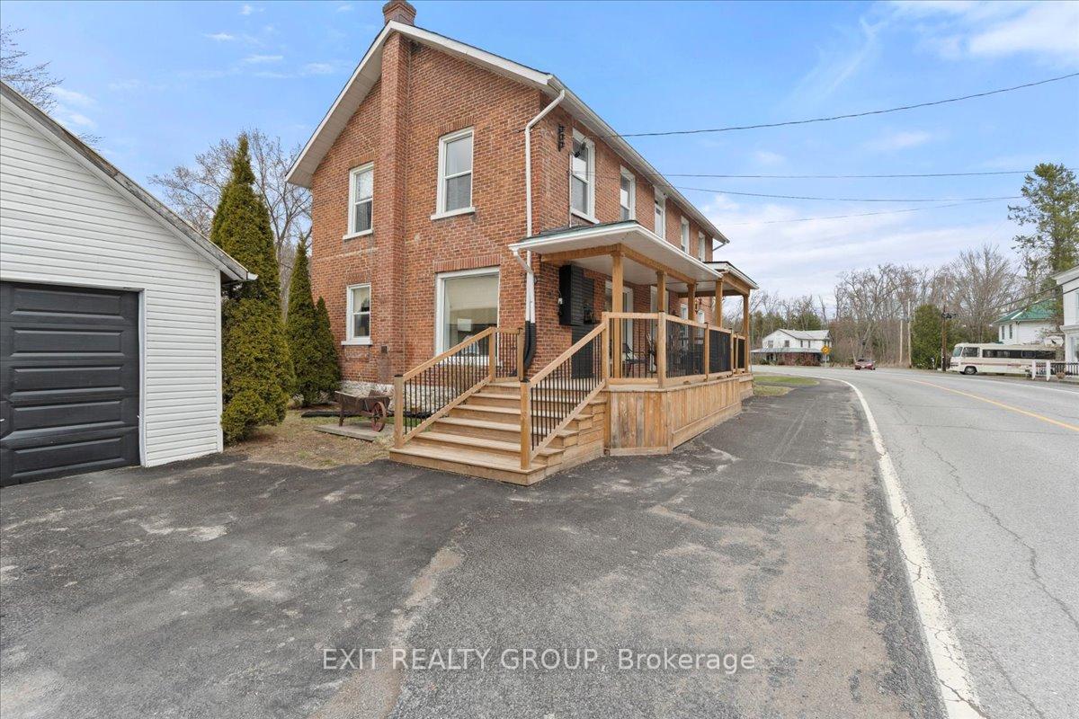 Photo 2 of 105 Hoskin Road, Belleville, Thurlow Ward — HOMEH