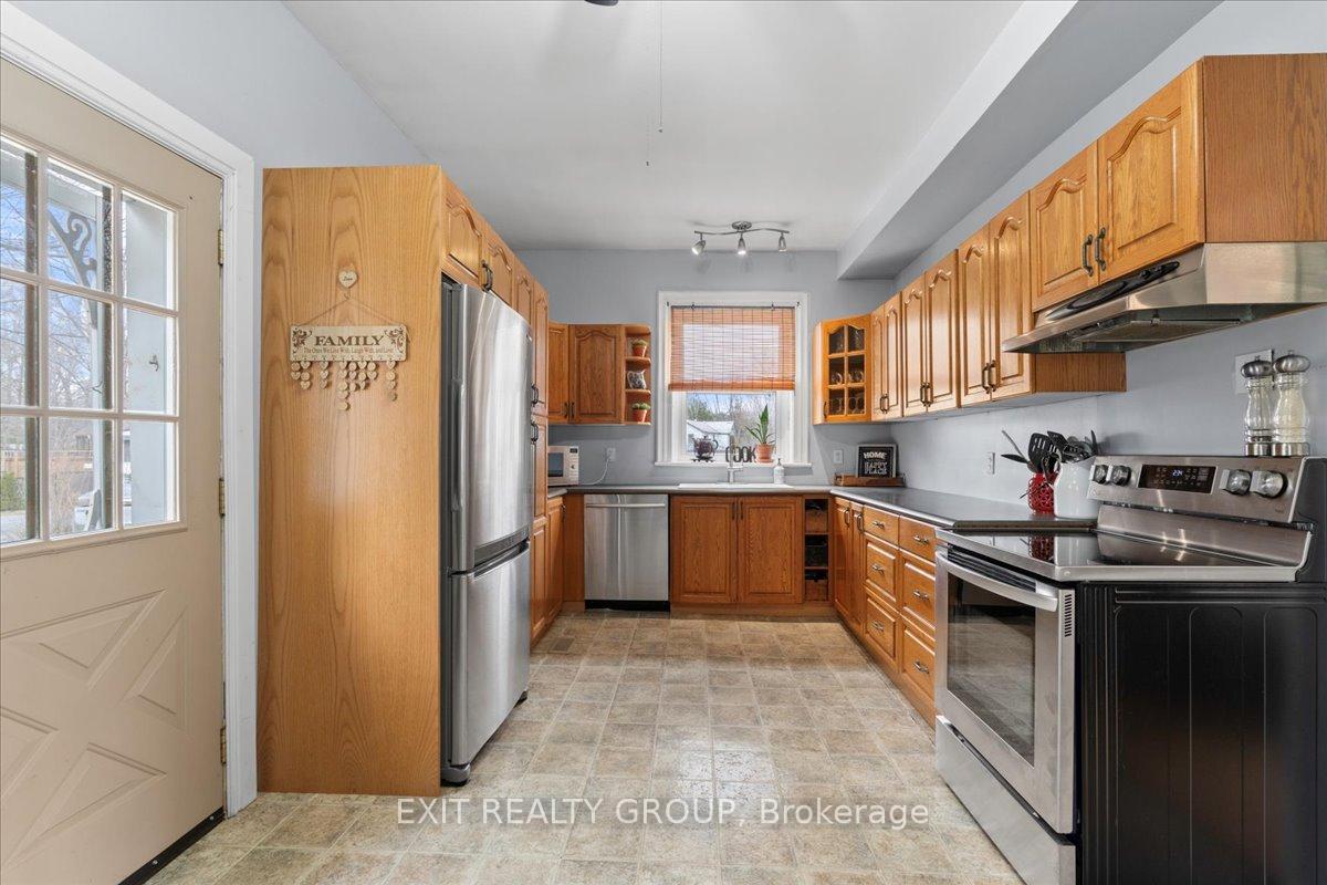 Photo 17 of 105 Hoskin Road, Belleville, Thurlow Ward — HOMEH