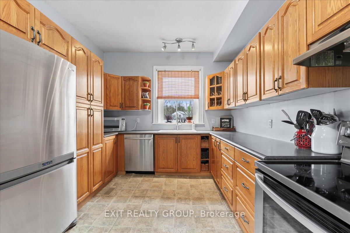 Photo 18 of 105 Hoskin Road, Belleville, Thurlow Ward — HOMEH