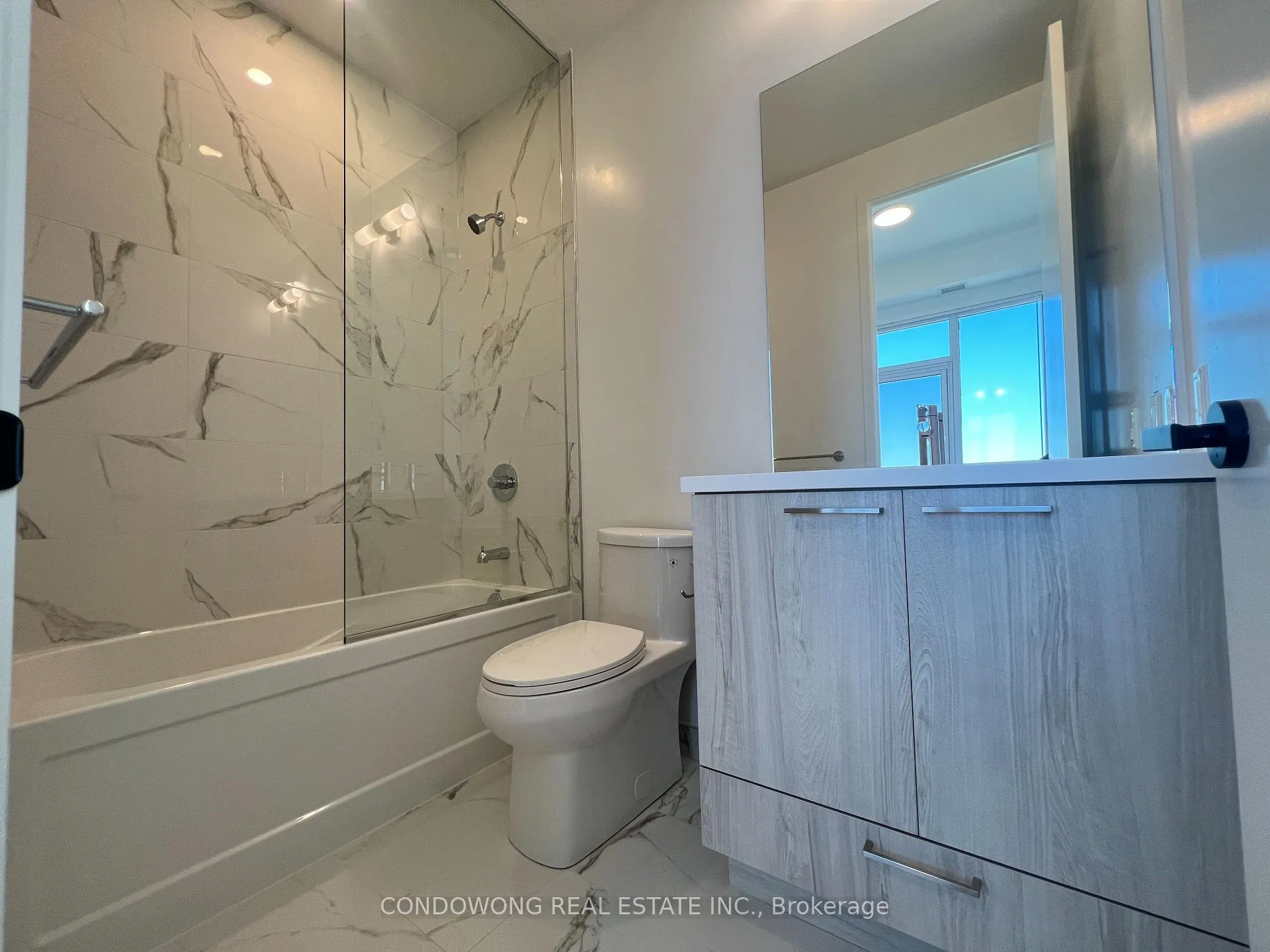 Photo 8 of Unit 3609, 225 Commerce Street, Vaughan, Vaughan Corporate Centre — HOMEH