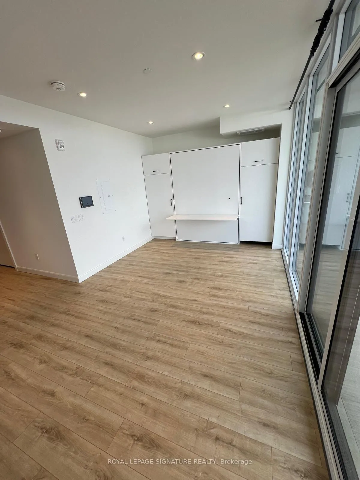 Photo 2 of Unit 1409, 741 King Street, Kitchener — HOMEH