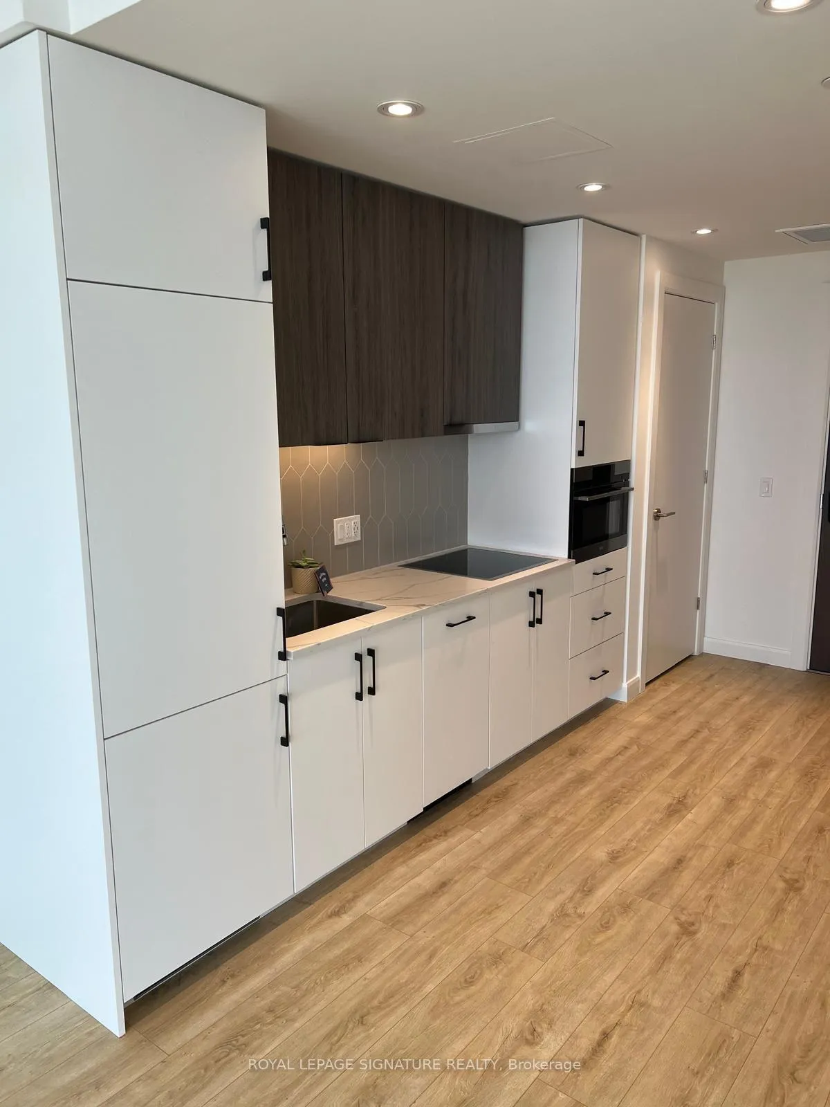Photo 5 of Unit 1409, 741 King Street, Kitchener — HOMEH