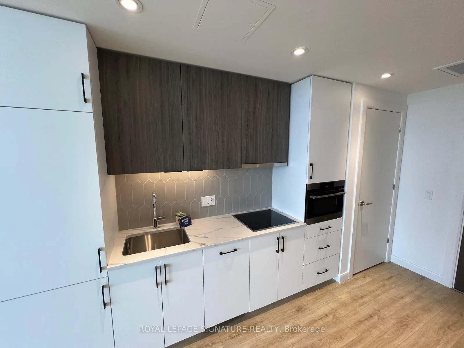 Photo 8 of Unit 1409, 741 King Street, Kitchener — HOMEH