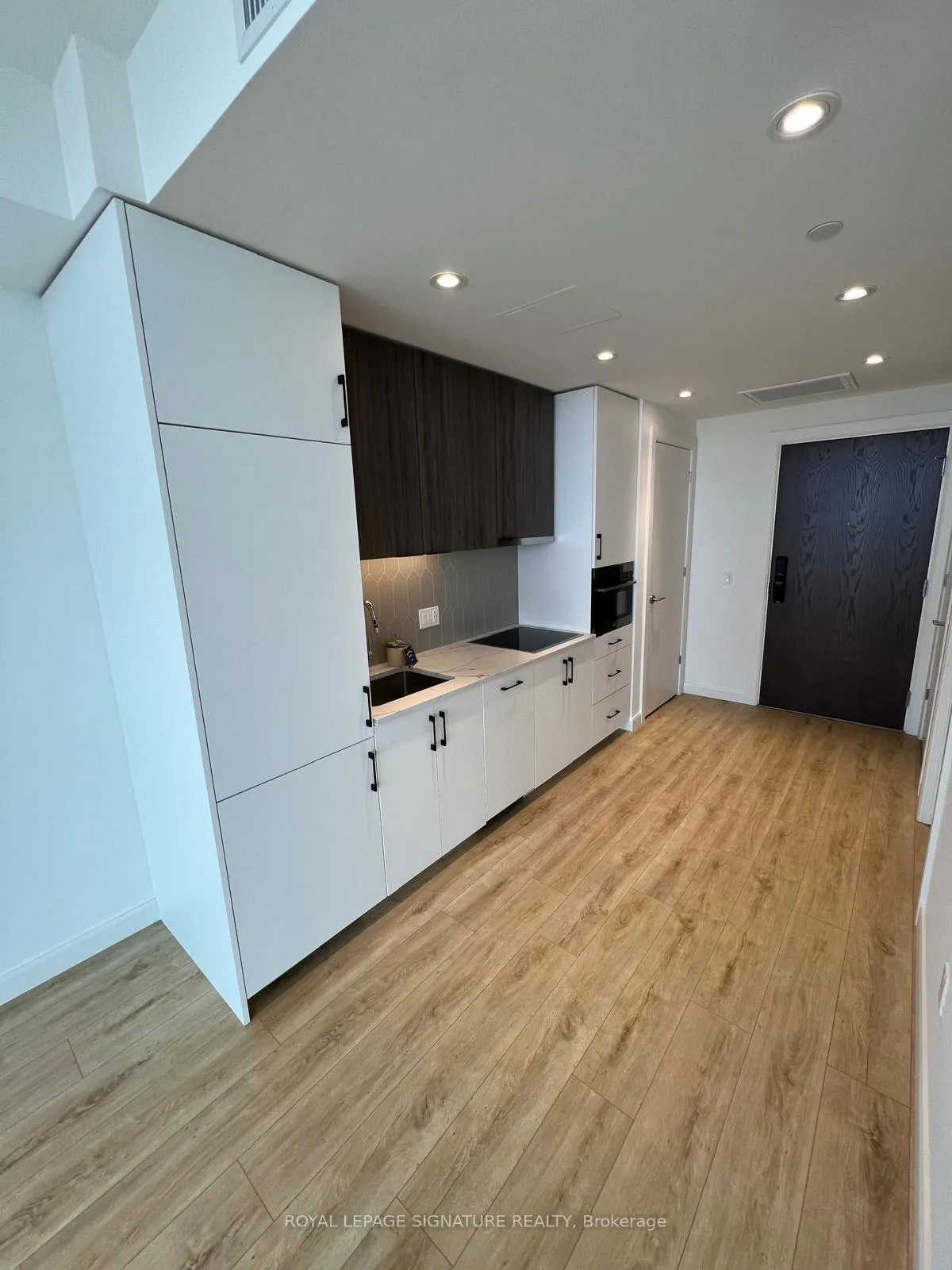 Photo 10 of Unit 1409, 741 King Street, Kitchener — HOMEH