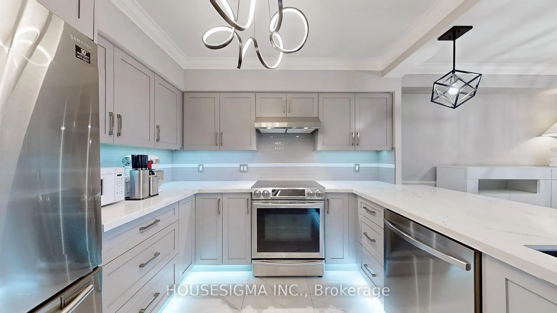 Photo 16 of Unit 832, 1880 Valley Farm Road, Pickering, Town Centre — HOMEH