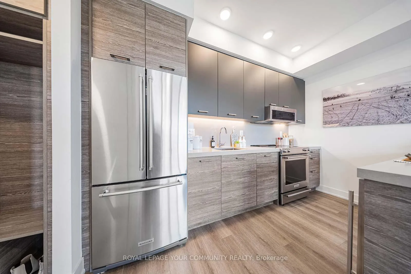 Photo 12 of Unit 1407, 484 Spadina Avenue, Toronto, University — HOMEH