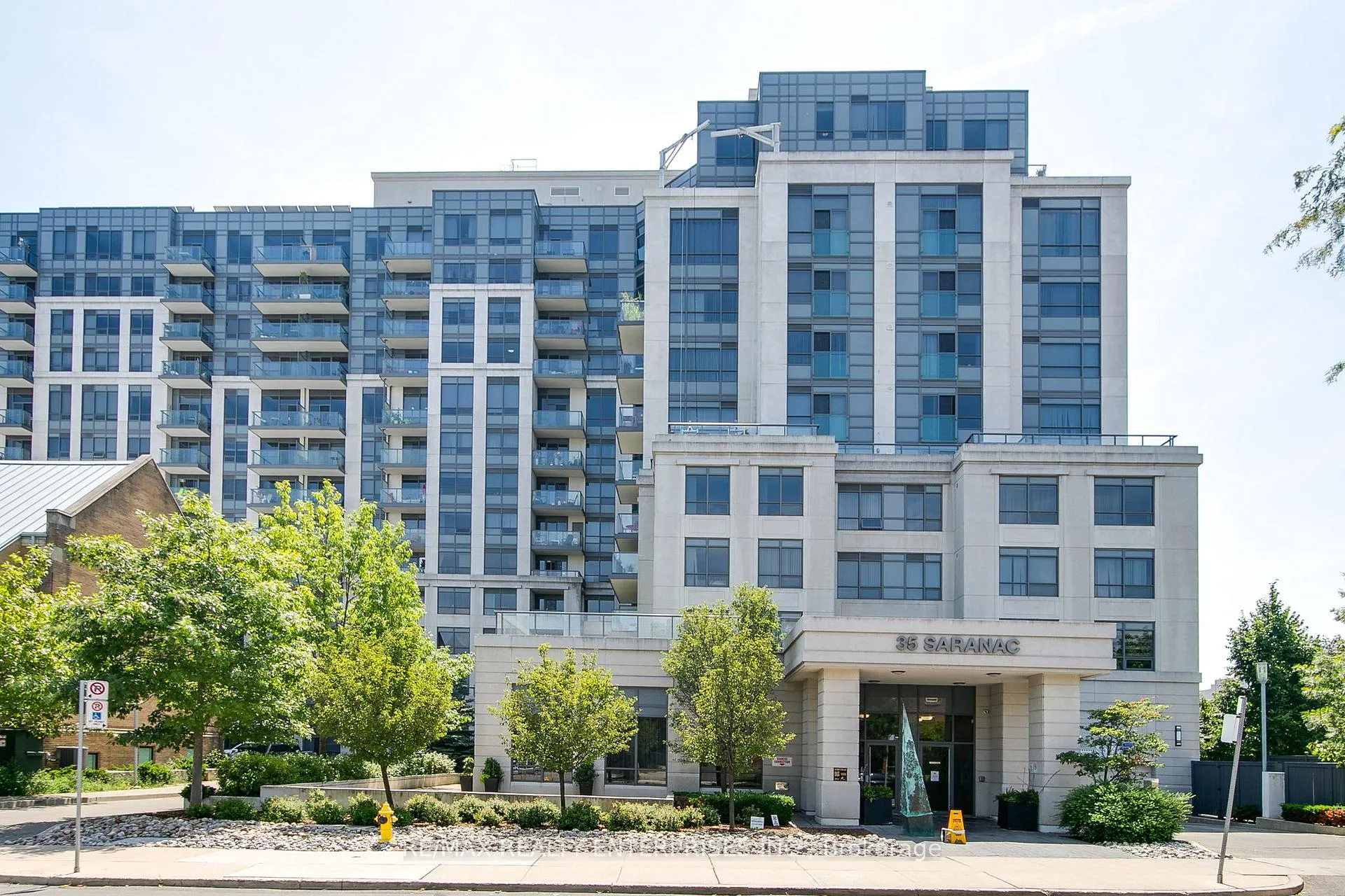 Photo 2 of Unit 411, 35 Saranac Boulevard, Toronto, Englemount-Lawrence — HOMEH
