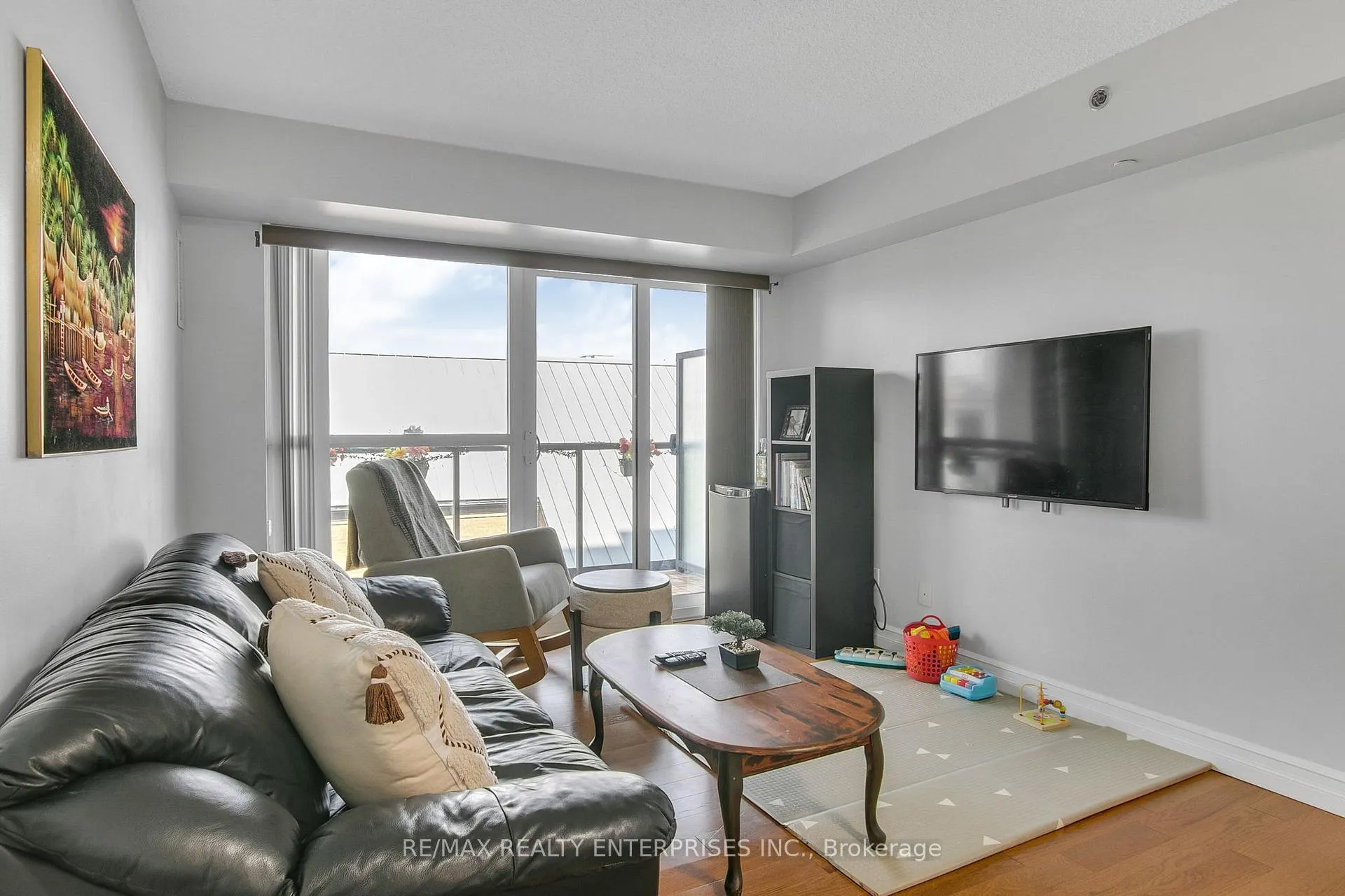 Photo 11 of Unit 411, 35 Saranac Boulevard, Toronto, Englemount-Lawrence — HOMEH