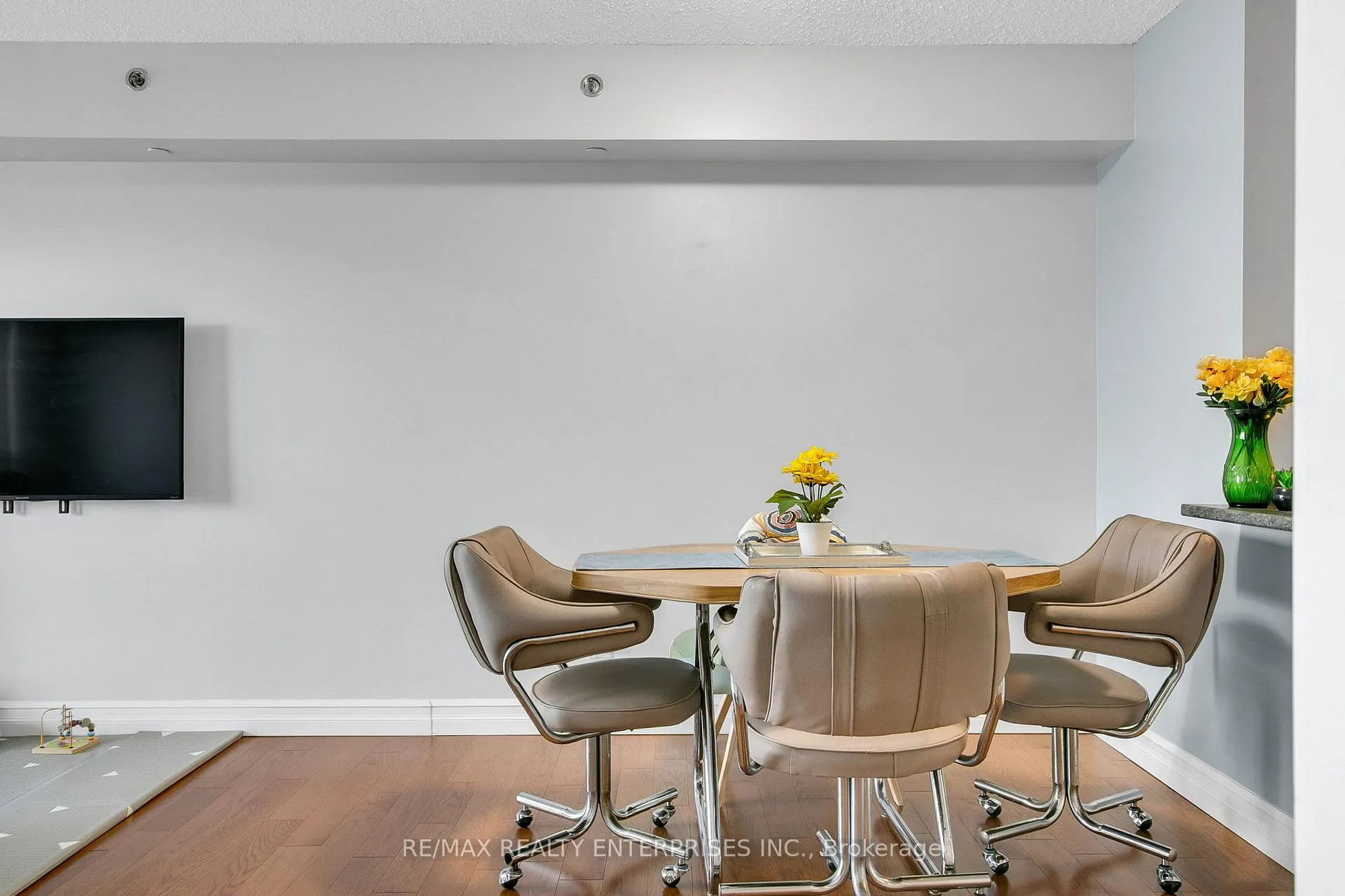 Photo 16 of Unit 411, 35 Saranac Boulevard, Toronto, Englemount-Lawrence — HOMEH