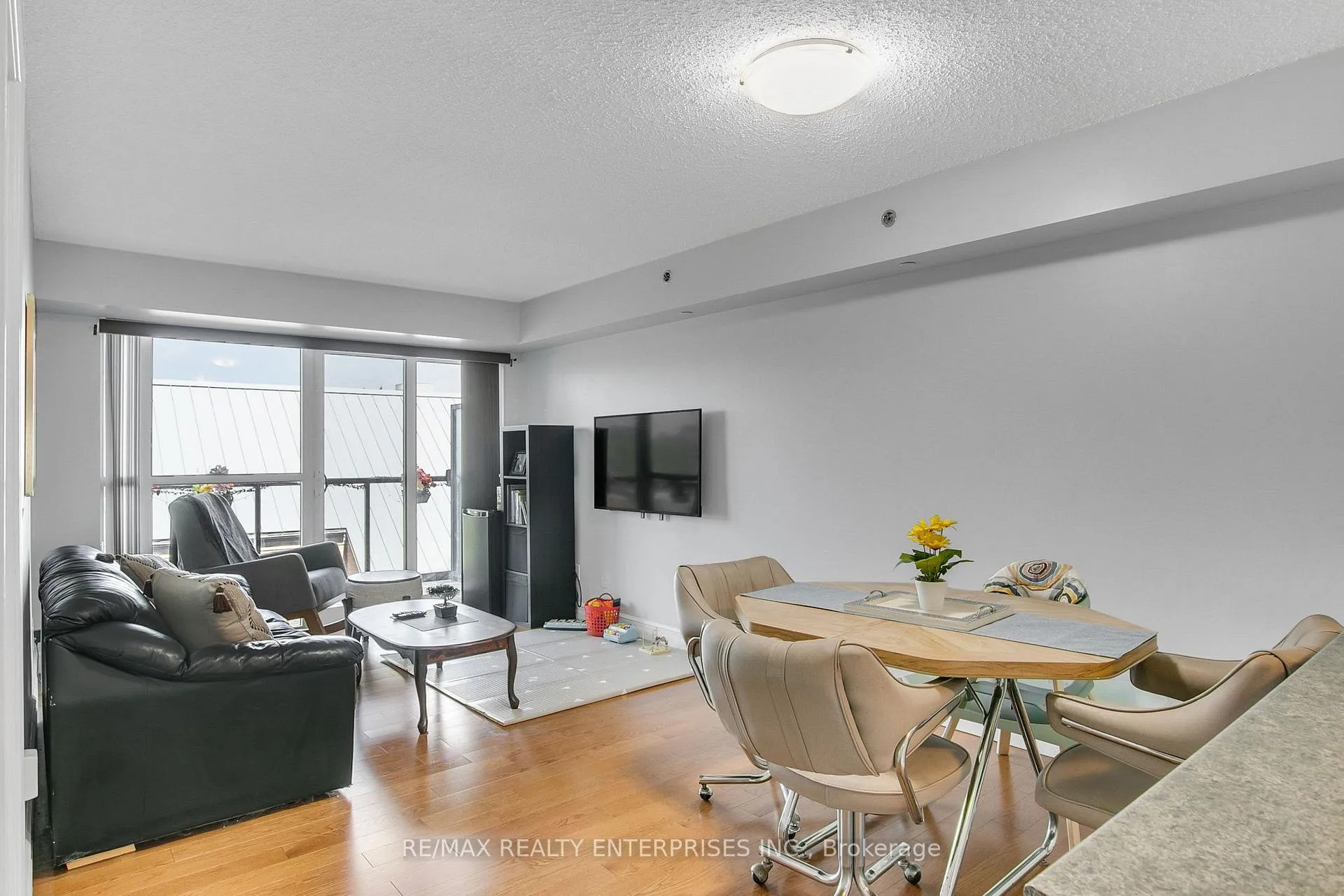 Photo 18 of Unit 411, 35 Saranac Boulevard, Toronto, Englemount-Lawrence — HOMEH