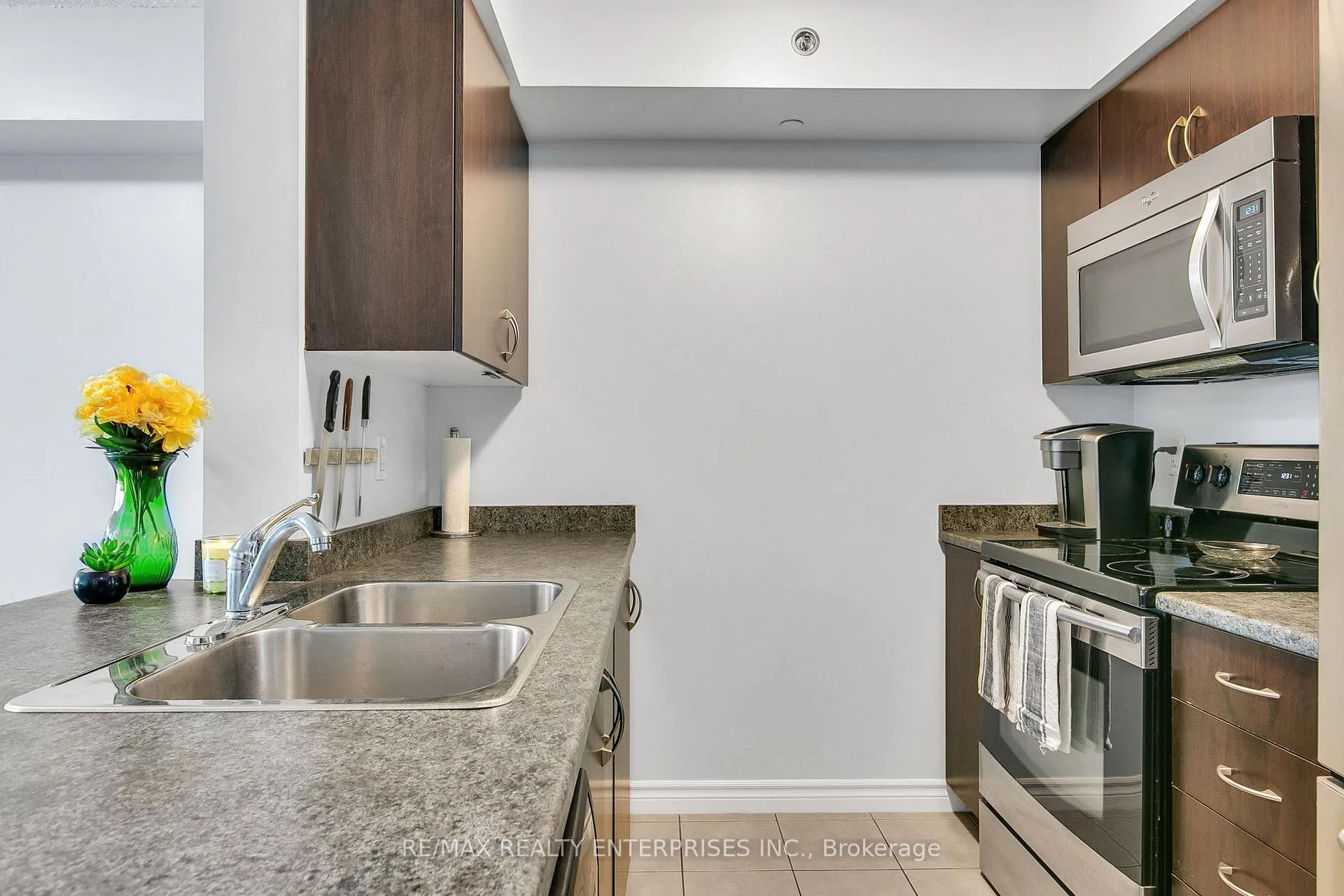 Photo 22 of Unit 411, 35 Saranac Boulevard, Toronto, Englemount-Lawrence — HOMEH