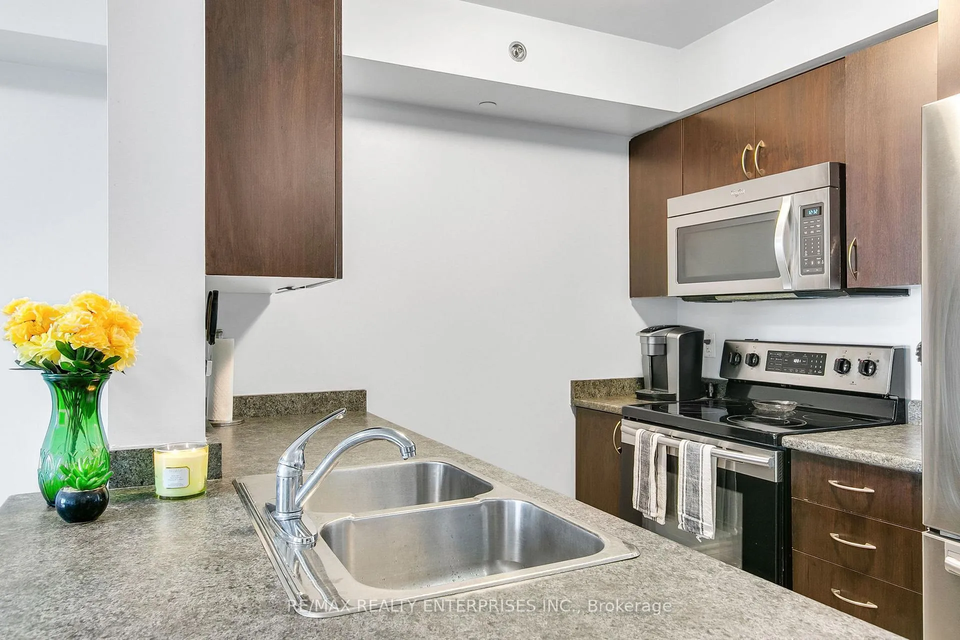 Photo 23 of Unit 411, 35 Saranac Boulevard, Toronto, Englemount-Lawrence — HOMEH