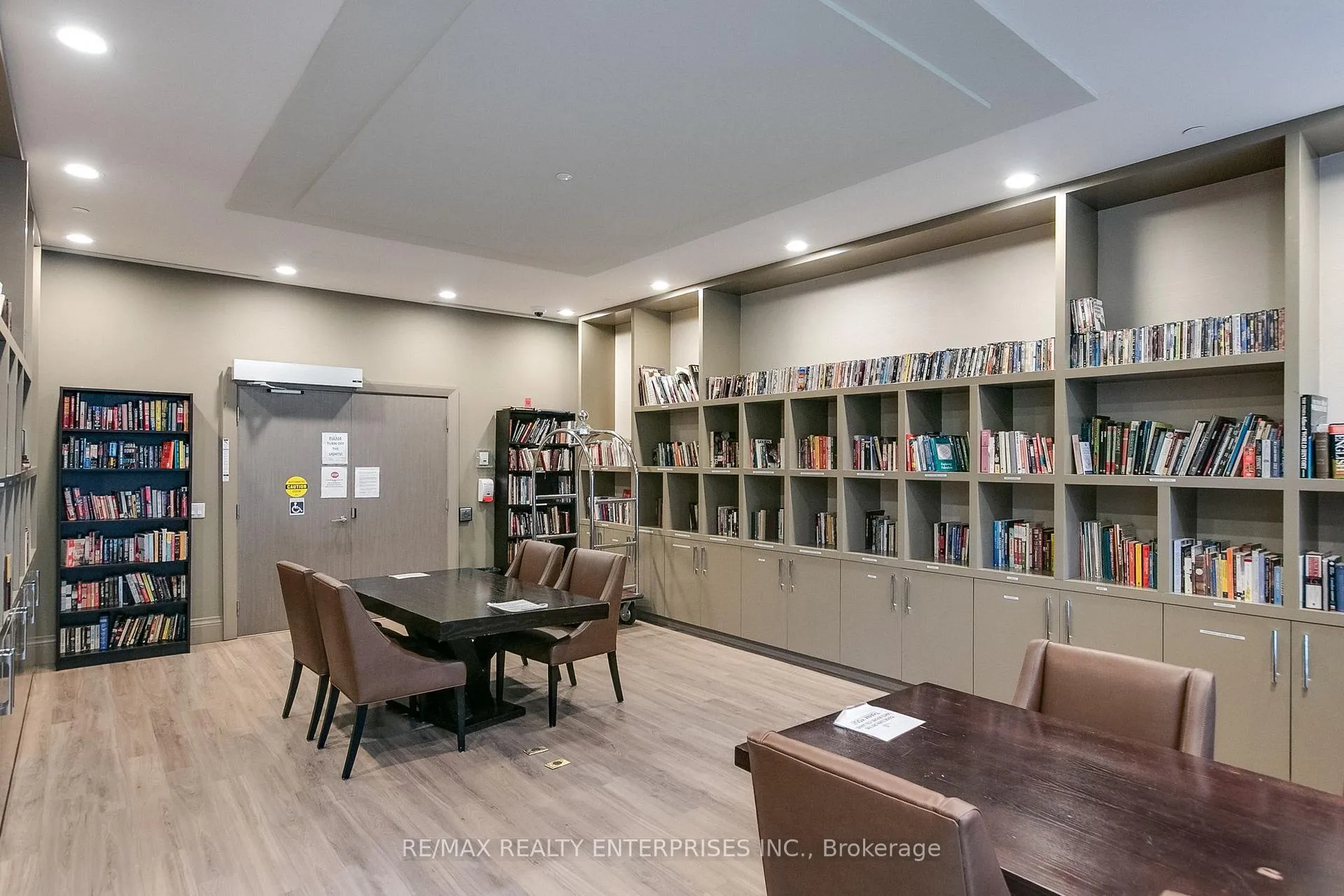 Photo 35 of Unit 411, 35 Saranac Boulevard, Toronto, Englemount-Lawrence — HOMEH