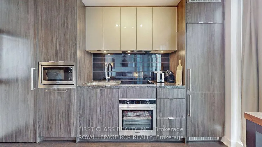 Photo 5 of Unit 2011, 115 Blue Jays Way, Toronto, Waterfront Communities — HOMEH