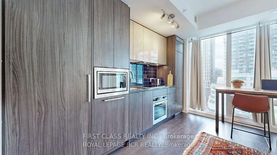 Photo 6 of Unit 2011, 115 Blue Jays Way, Toronto, Waterfront Communities — HOMEH