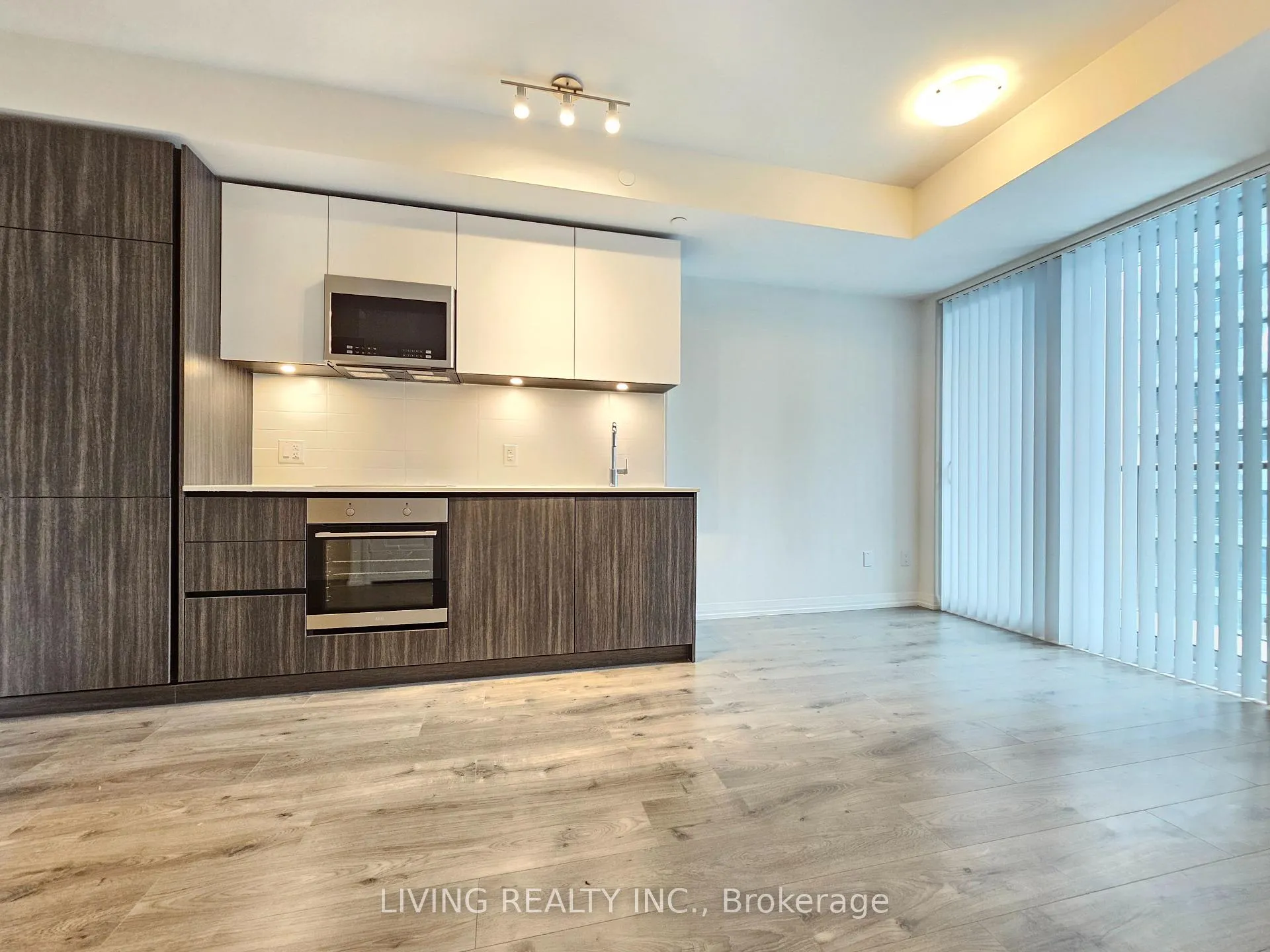 Photo 8 of Unit 3809, 8 Widmer Street, Toronto, Waterfront Communities — HOMEH