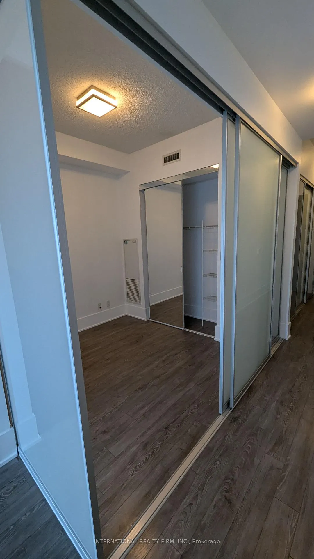 Photo 4 of Unit 1121, 300 Front Street W, Toronto, Waterfront Communities — HOMEH