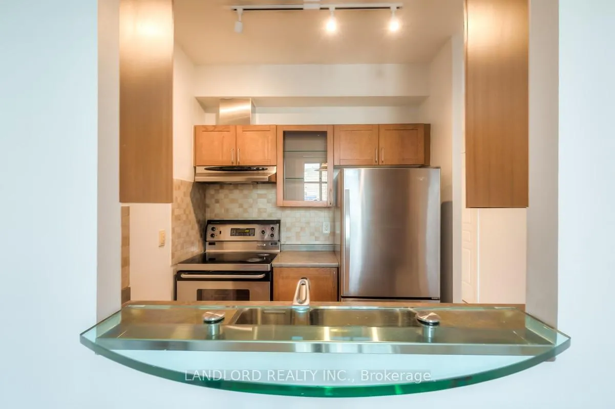 Front of Unit 301, 438 Richmond Street W