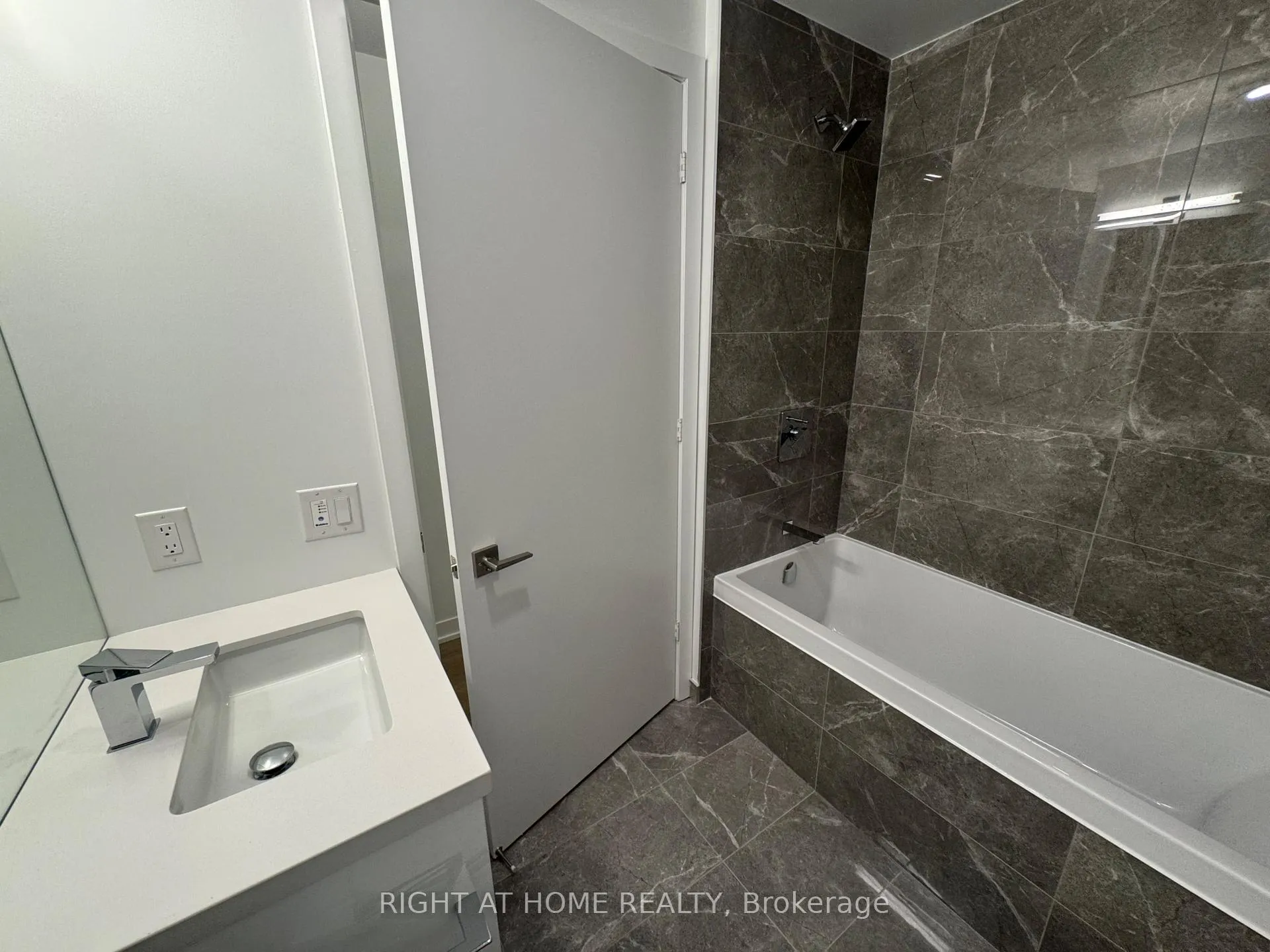 Photo 9 of Unit 317, 195 McCaul Street, Toronto, Kensington-Chinatown — HOMEH