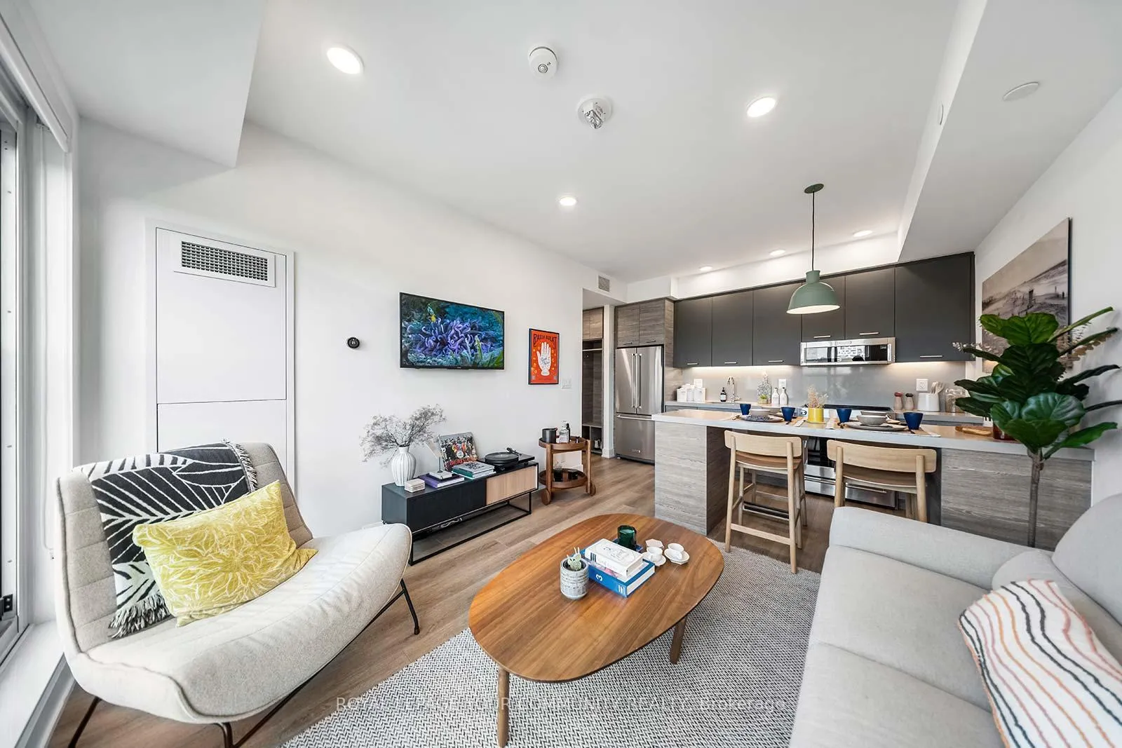 Photo 10 of Unit 508, 484 Spadina Avenue, Toronto, University — HOMEH
