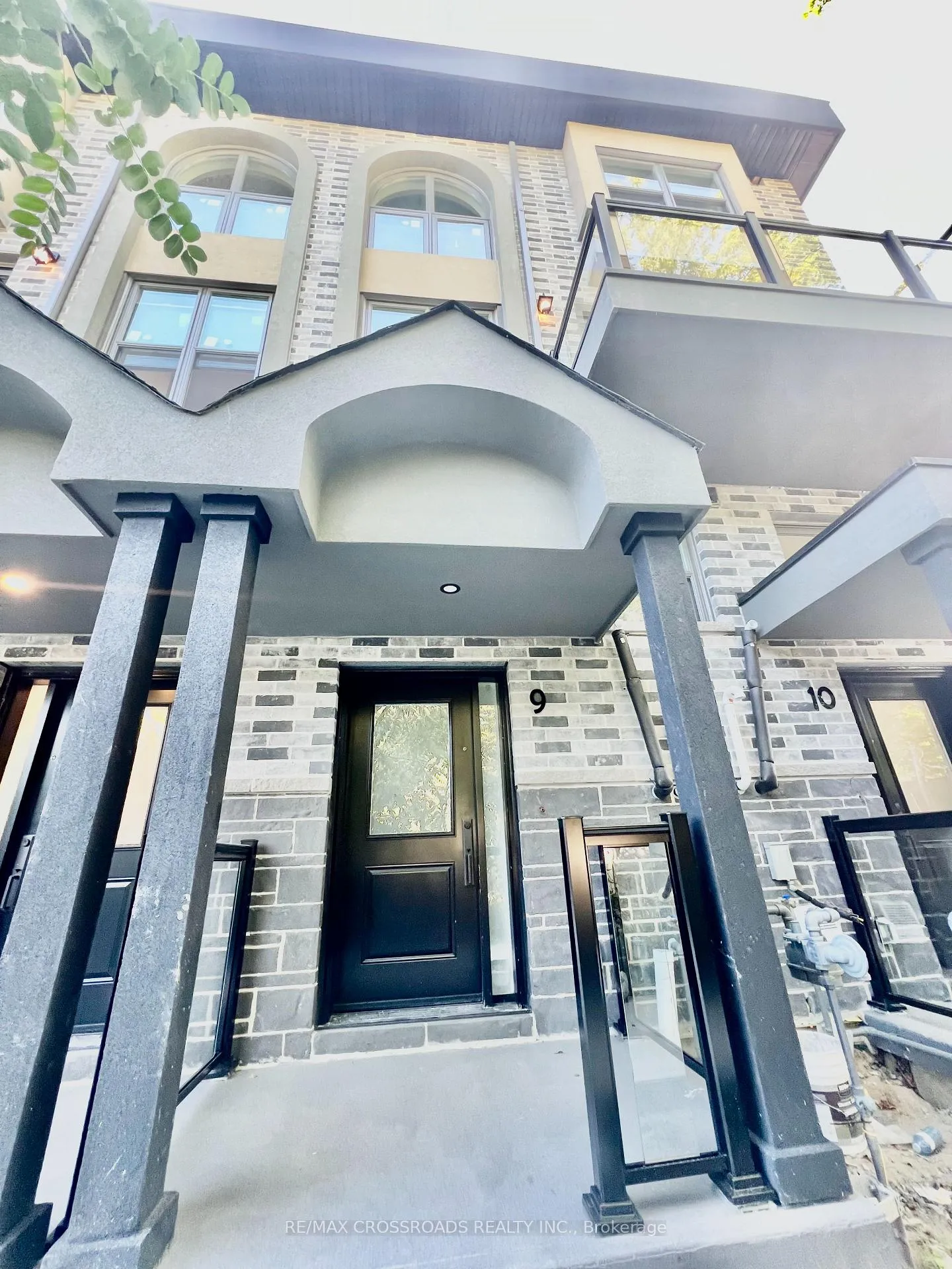 Photo 1 of Unit 30, 400 Mary Street E, Whitby, Downtown Whitby — HOMEH