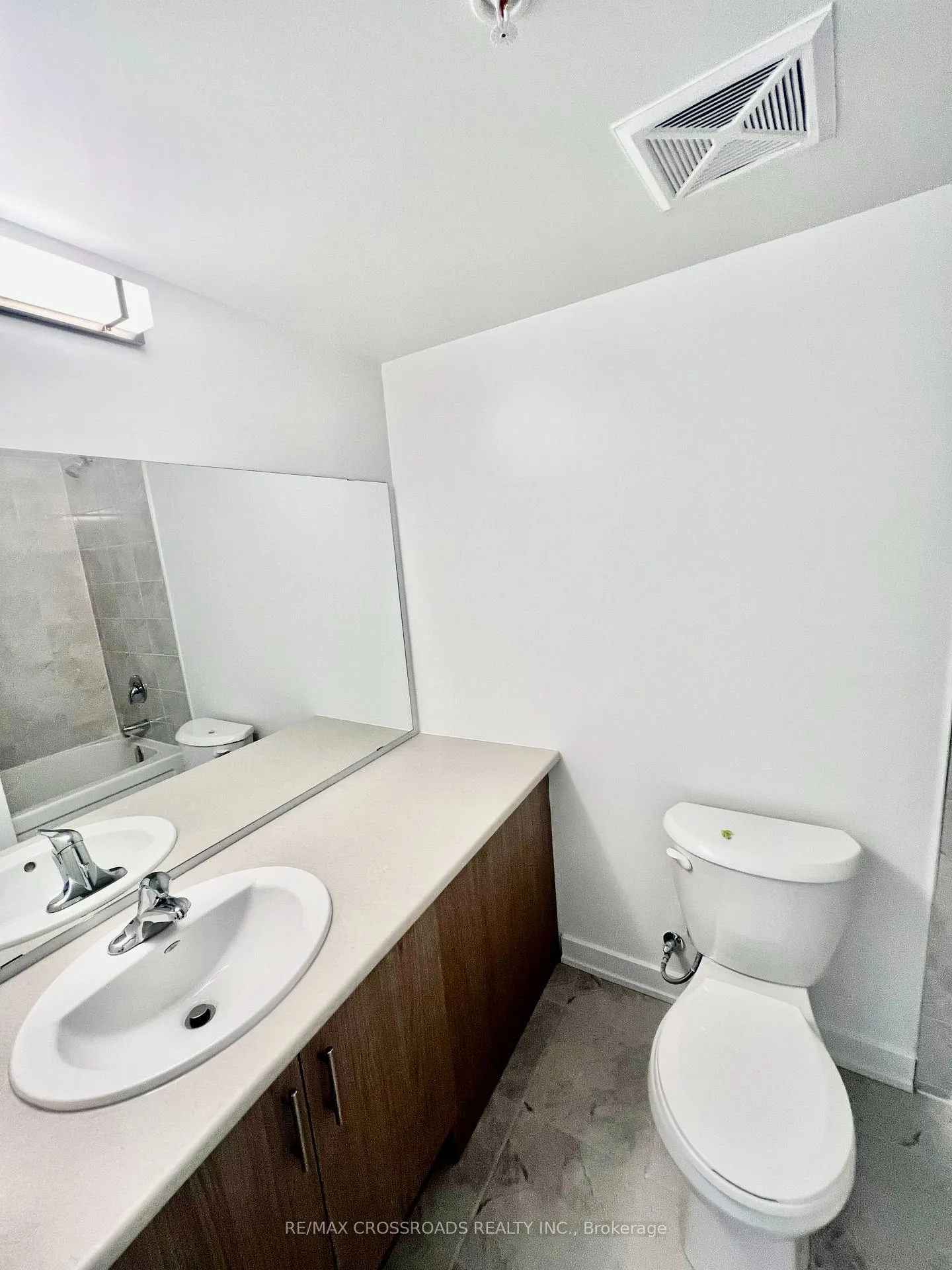 Photo 13 of Unit 30, 400 Mary Street E, Whitby, Downtown Whitby — HOMEH